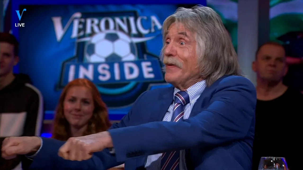 De mannen lachen om auto Dick Advocaat: 'Heeft 'ie ook stewar...