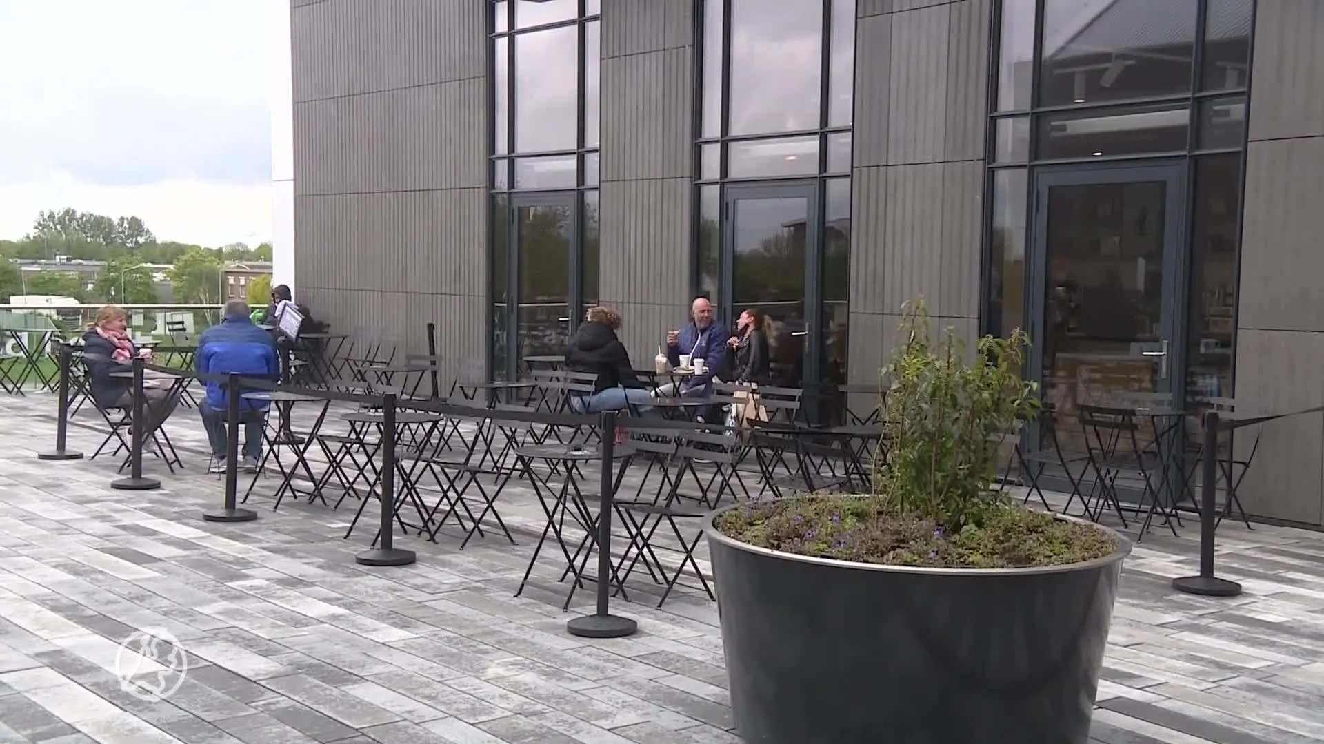 Verkeerschaos en files door shoppende Duitsers irriteert inwo...