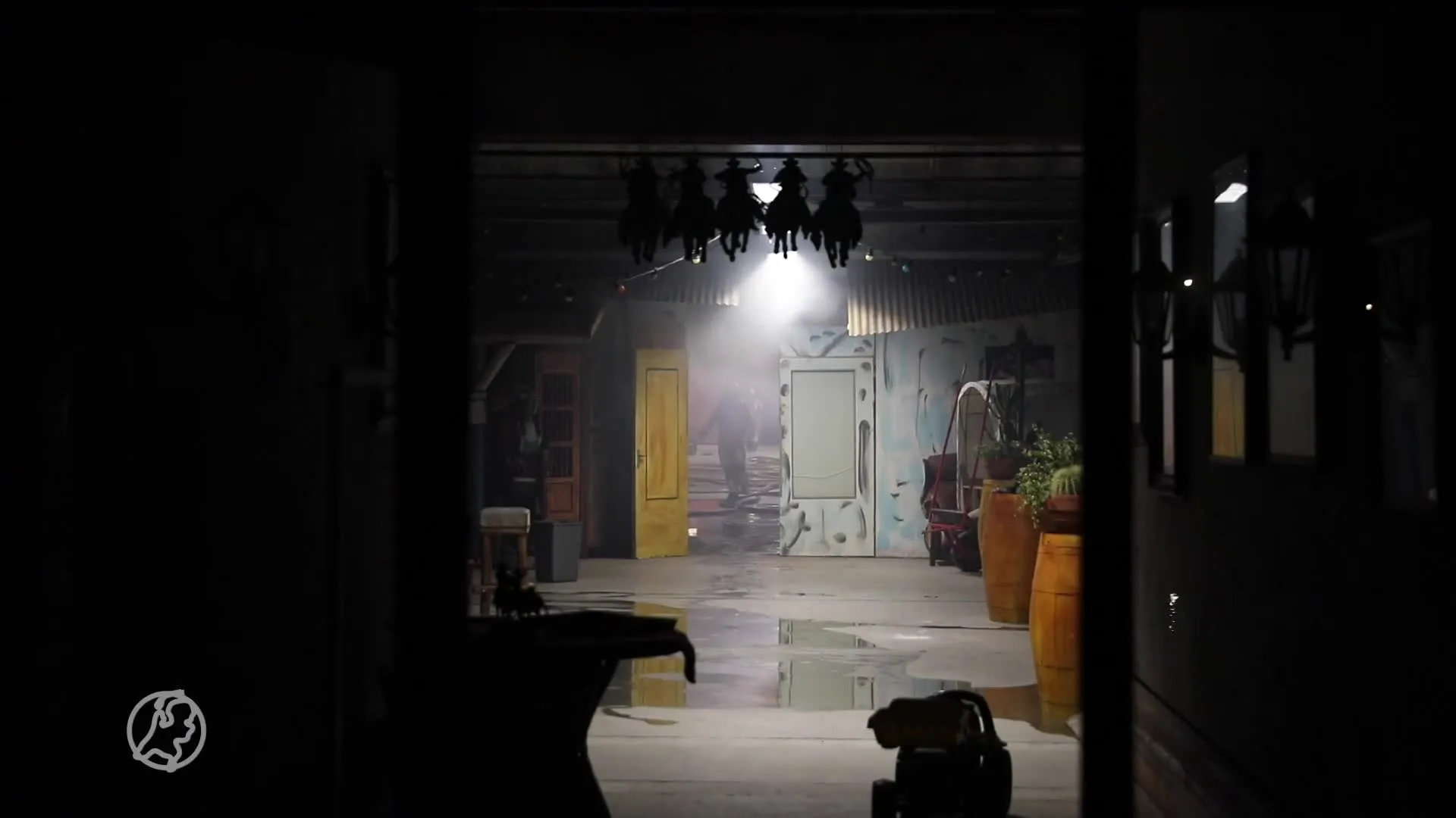 Grote uitslaande brand in kassencomplex in Naaldwijk