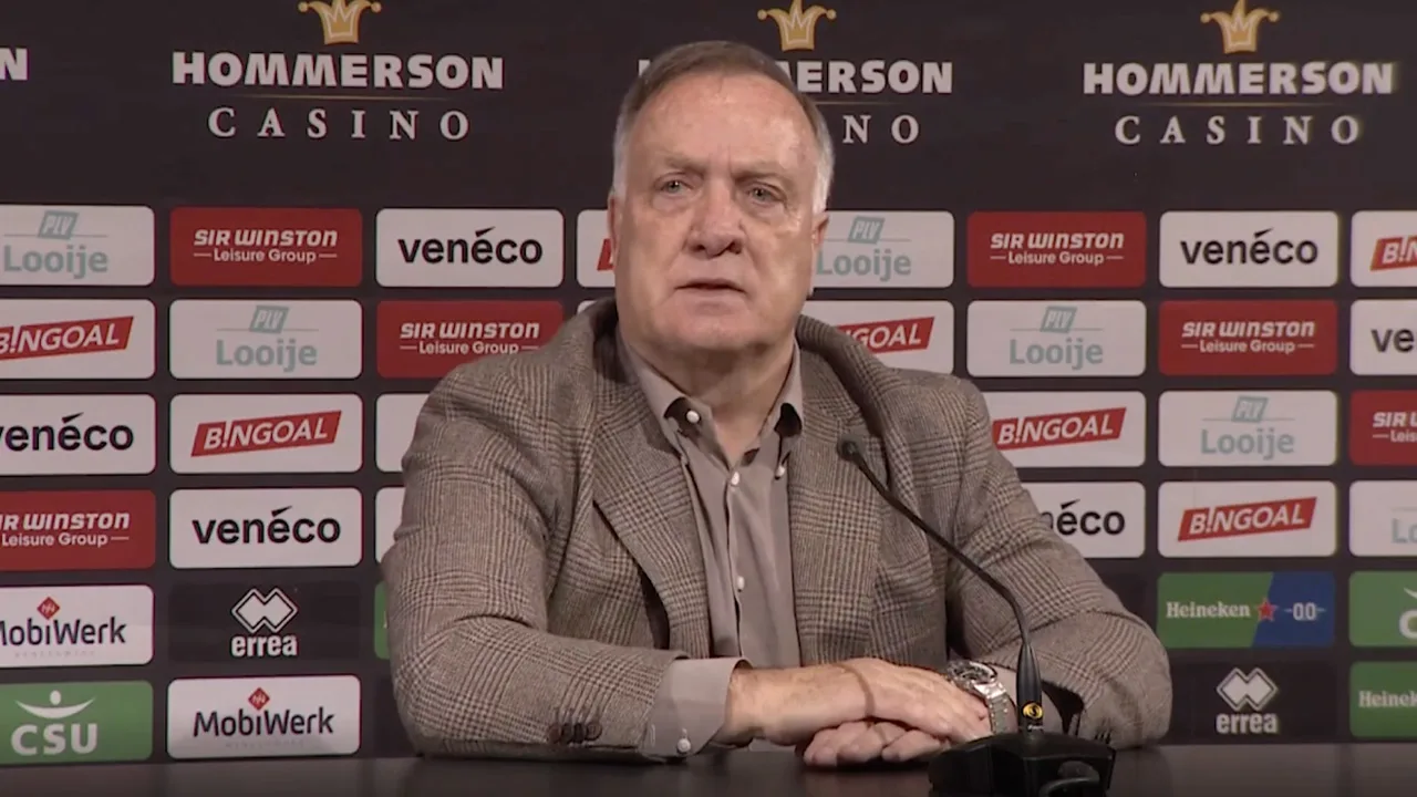 Journalist heeft naar beelden Van Gaal gekeken en vraagt om knuffel Advocaat