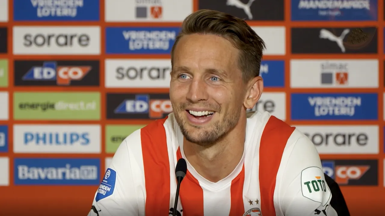 Luuk de Jong trots op prestatie PSV: 'Hier doe je het als voetballer voor!'