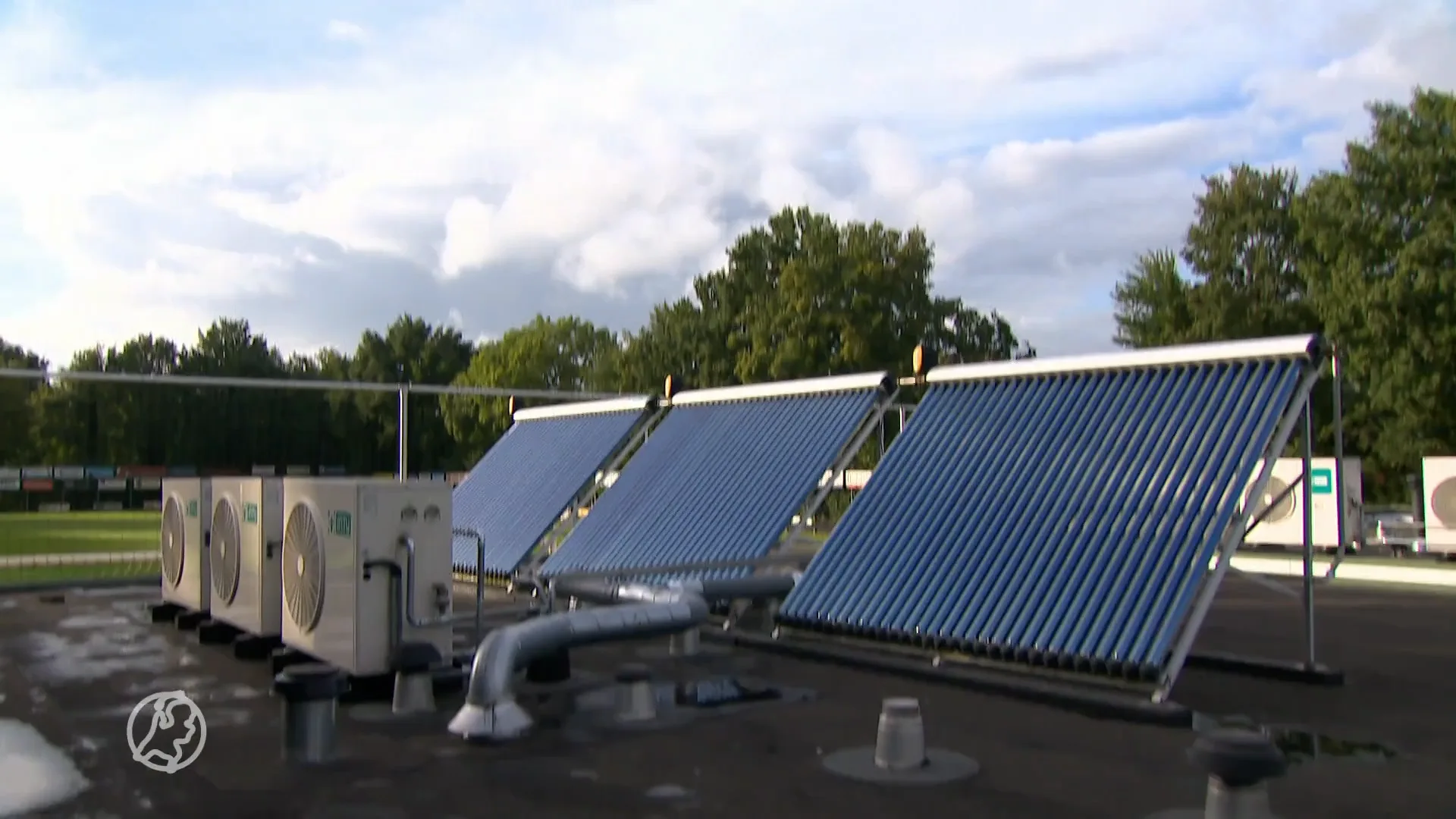 Minder douchen om kosten te besparen? Bij SV Gramsbergen kan er gewoon gedoucht worden