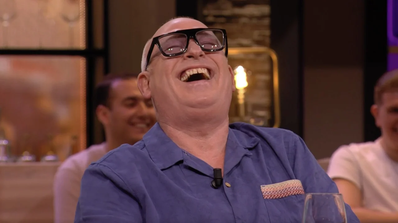 René lacht om inhaker op inval bij Jumbo-topman: 'Die vind ik leuk!'