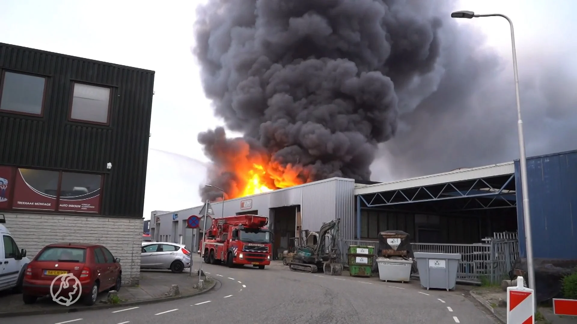 Ondernemers in zak en as na grote brand industrieterrein Lekk...