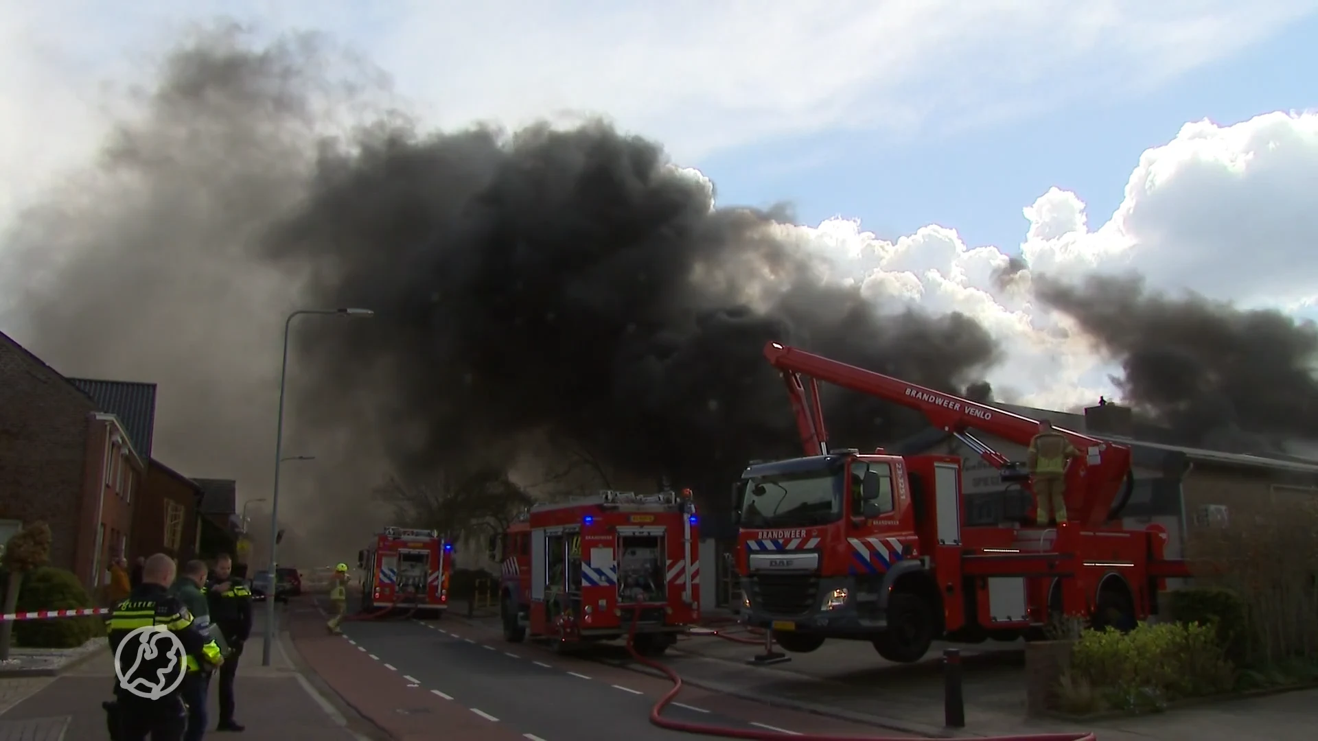 Grote brand in fabriekspand in Limburgse plaats Swalmen