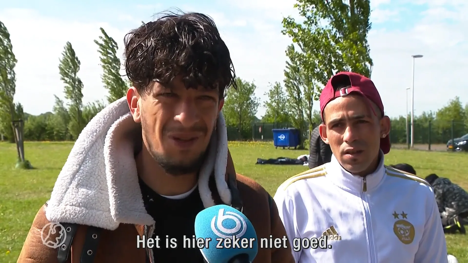 Vluchtelingen Ter Apel boos na nacht buiten slapen