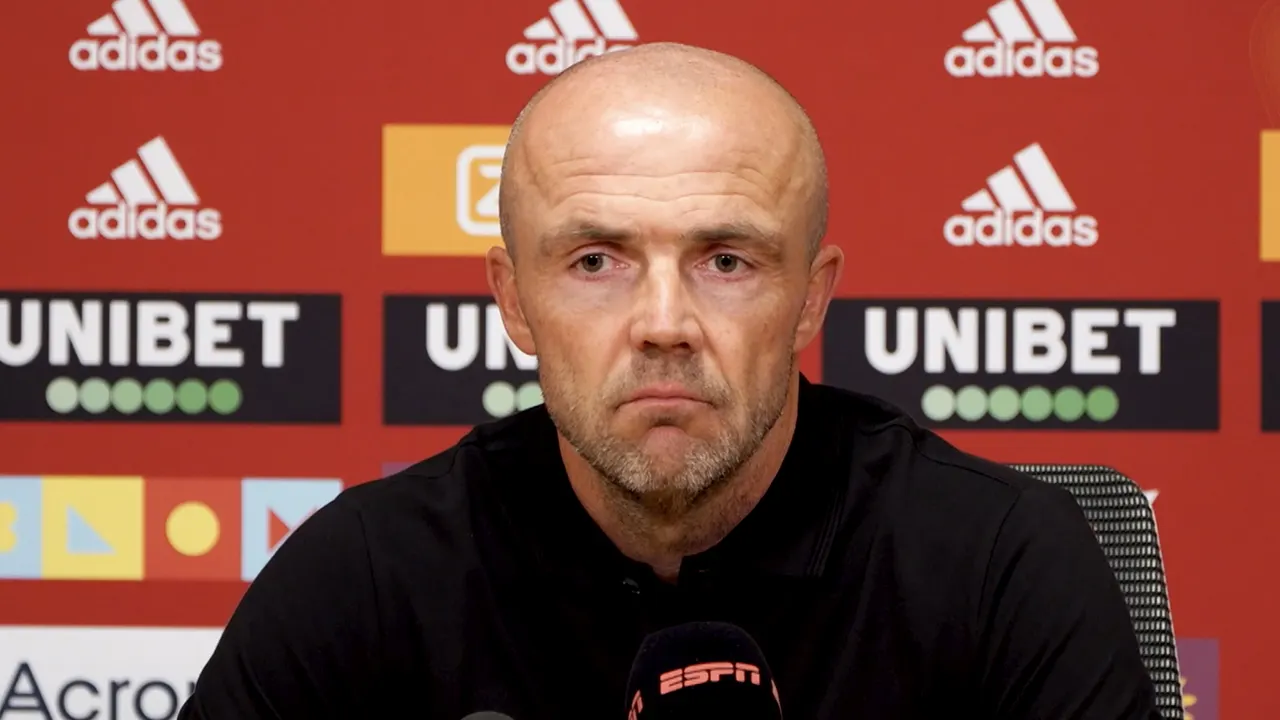 Schreuder stoorde zich aan Antony: 'Een crossball niet met de hak aannemen'