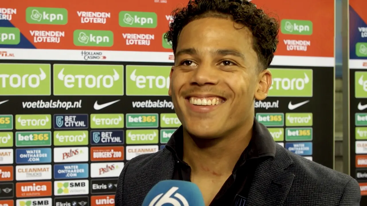 Manhoef gaat vader niet achterna: ‘Maar als ik bij een amateurclub had gespeeld…’