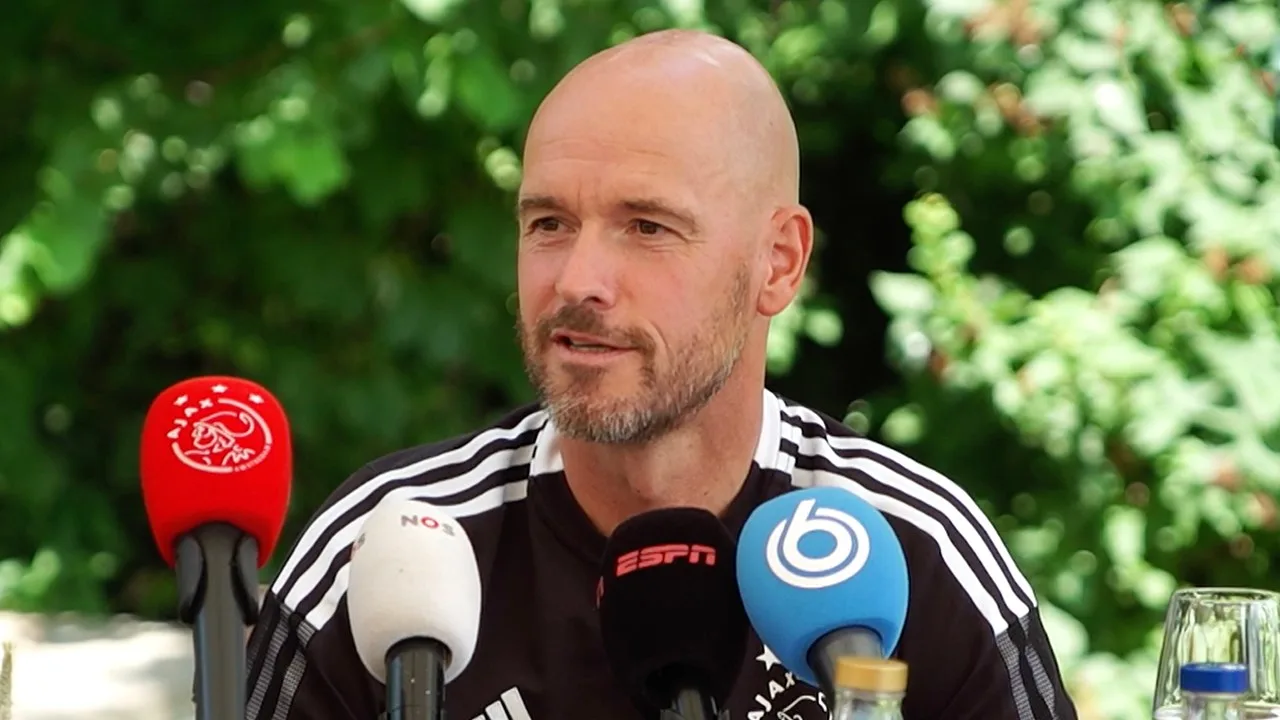 Ten Hag over De Oranjezomer: 'Is dat goed voor de kijkcijfers?'