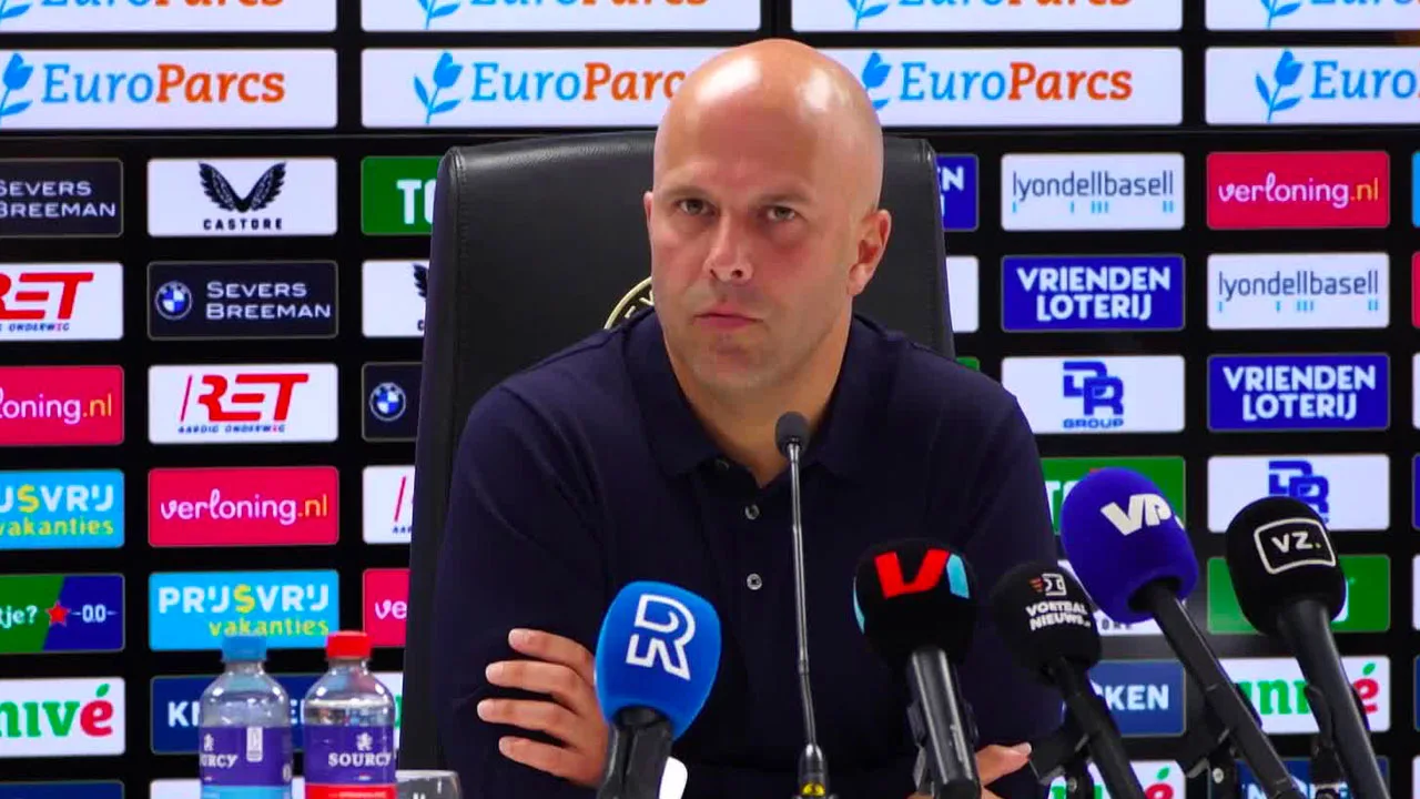 Arne Slot over gelijkspel tegen Fortuna Sittard: ‘We hebben op dit moment geen 10’