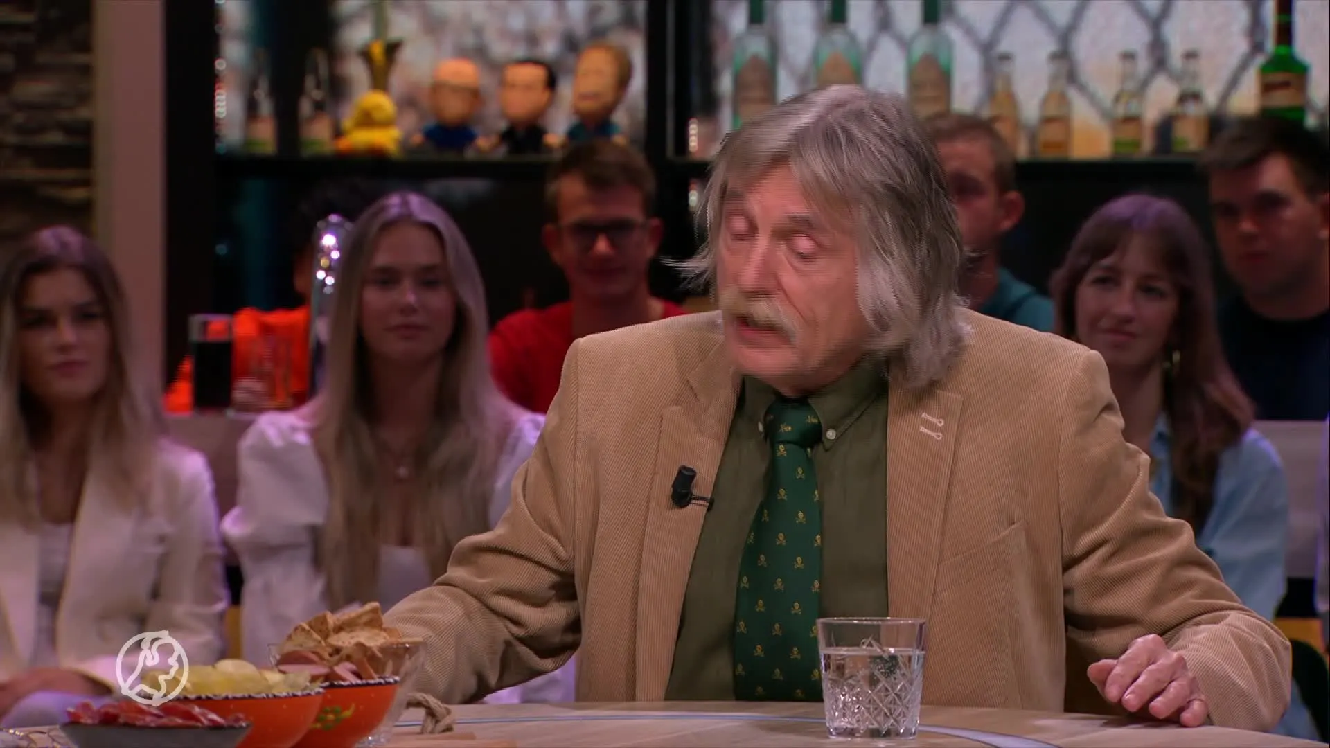 Derksen op de vingers getikt door Van der Gijp