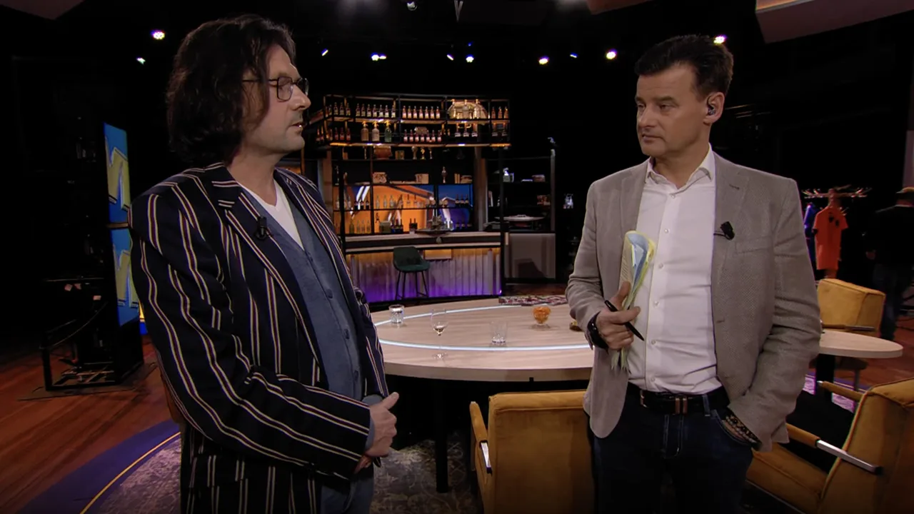 Gaat bezoek aan VI Vandaag ten koste van baan Job Knoester?