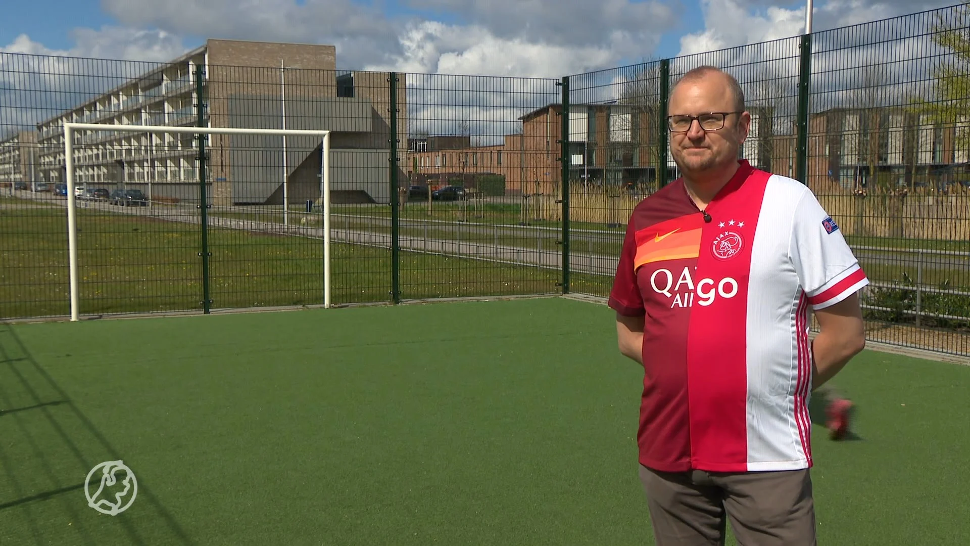 Voetbalfreak Rick zit in spagaat: hij heeft seizoenkaart Ajax...