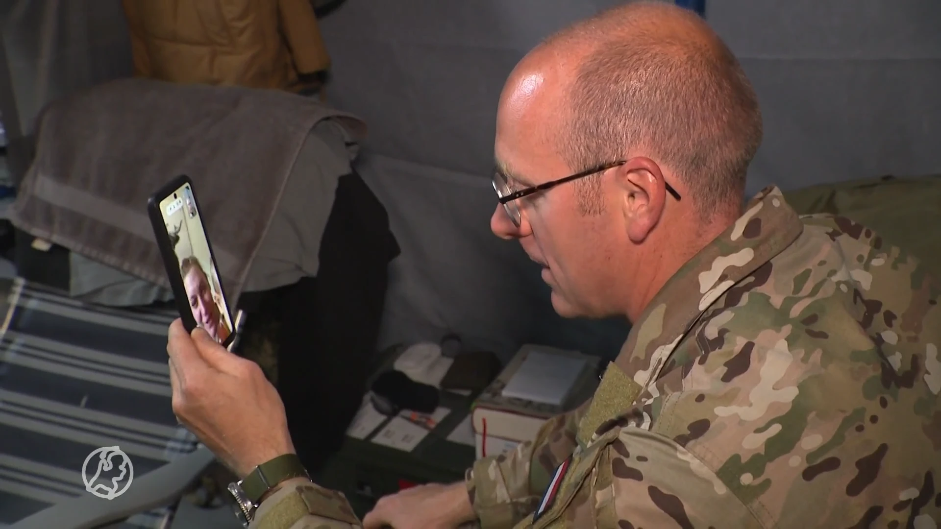 Militair Sjors op missie in Slowakije, laat vrouw en kinderen achter in Nederland