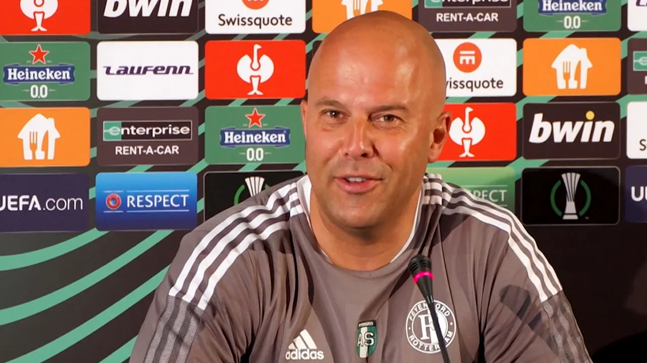 Slot verklapt komst Danilo naar Feyenoord op persconferentie