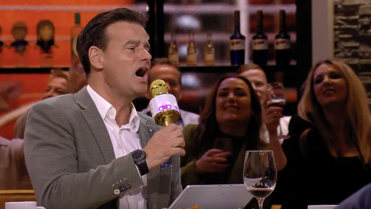 Wilfred zet Vandaag Inside-studio op z'n kop met cover van Bloed, zweet en tranen!