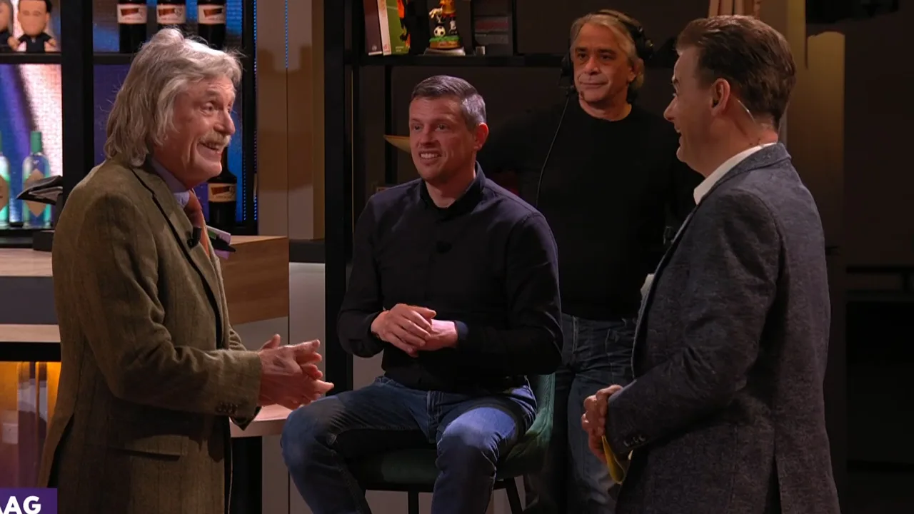Bondscoach Nederlands dovenelftal aanwezig in studio: 'Heeft hij John de Bever ook geselecteerd?