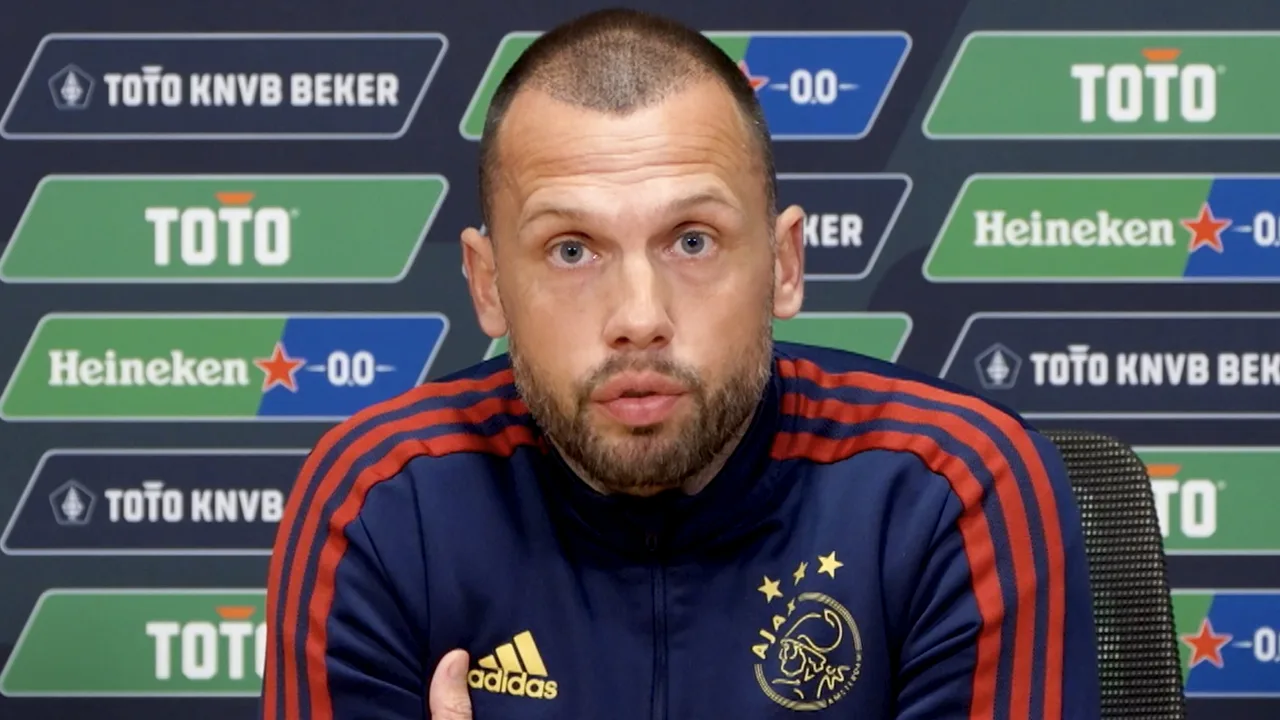 Heitinga legt uit: 'Wat andere trainers in tien jaar meemaken, doe ik in vier maanden'