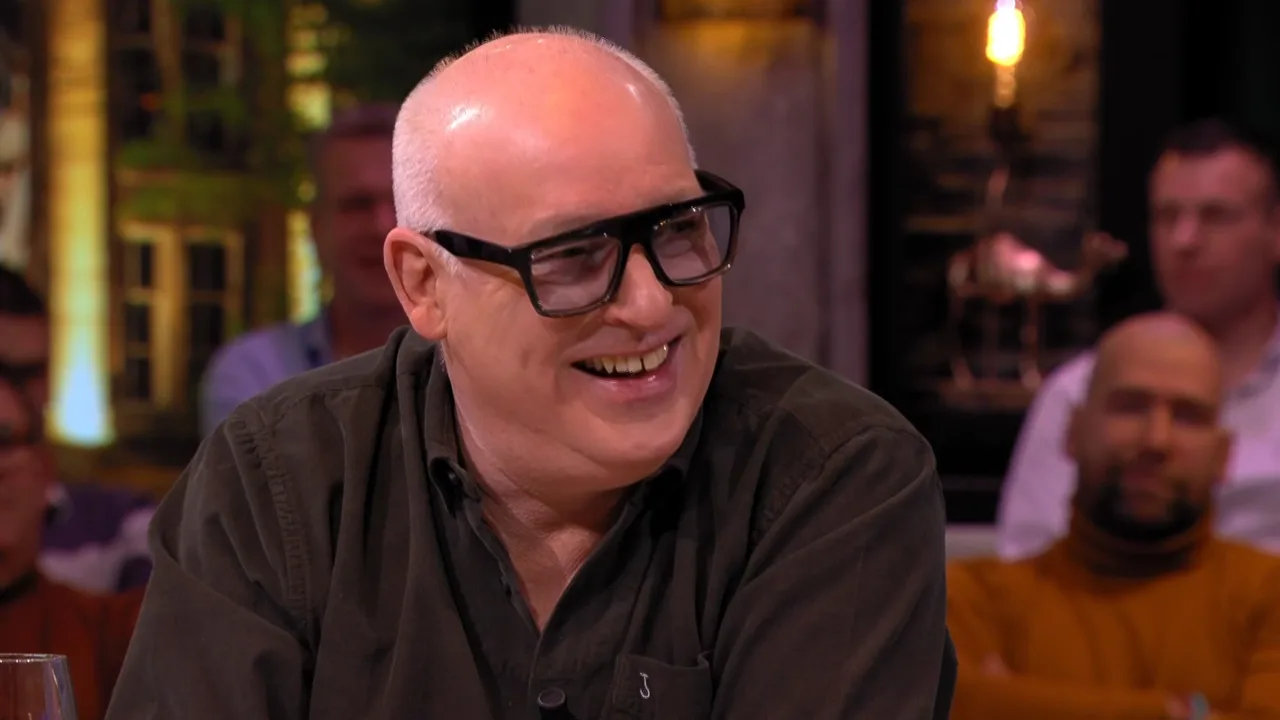 René grapt na kritiek op karig kerstpakket Bijenkorf: 'Het is ook nooit goed hè'