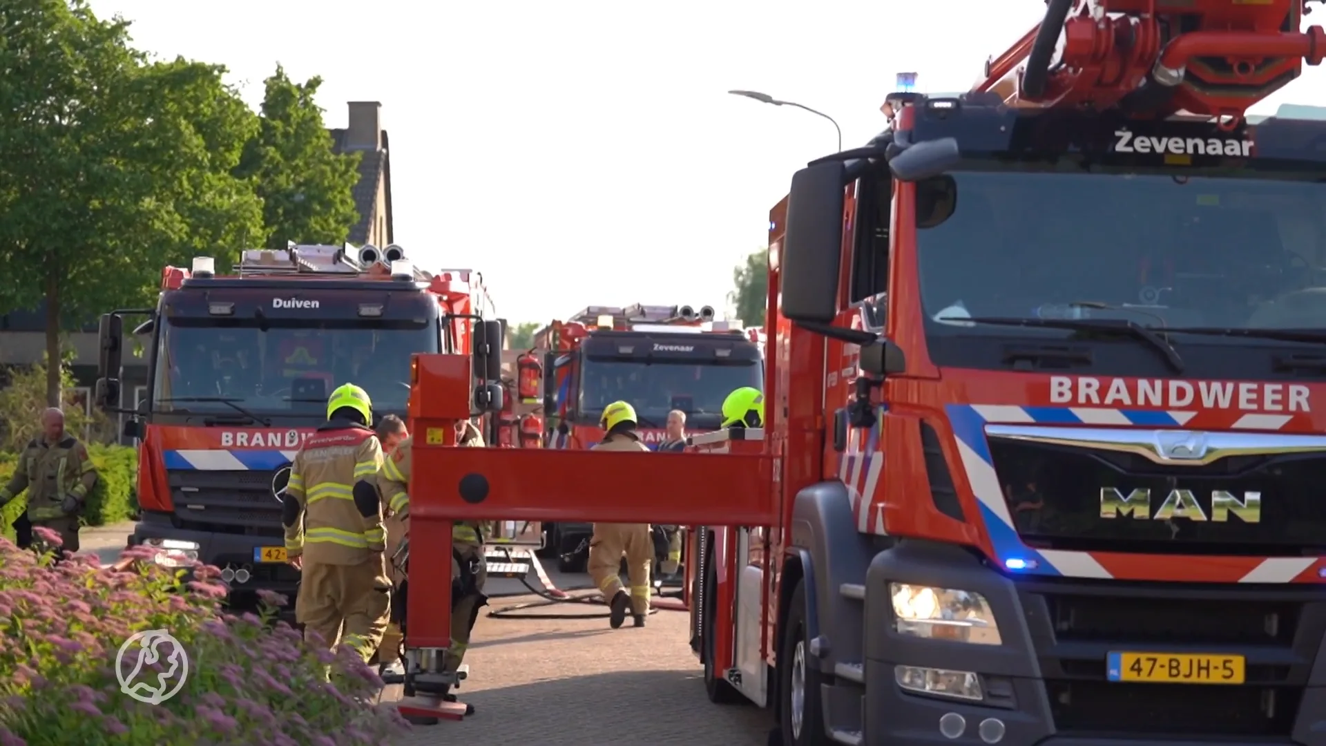 Politieagent aangevallen tijdens woningbrand in Duiven
