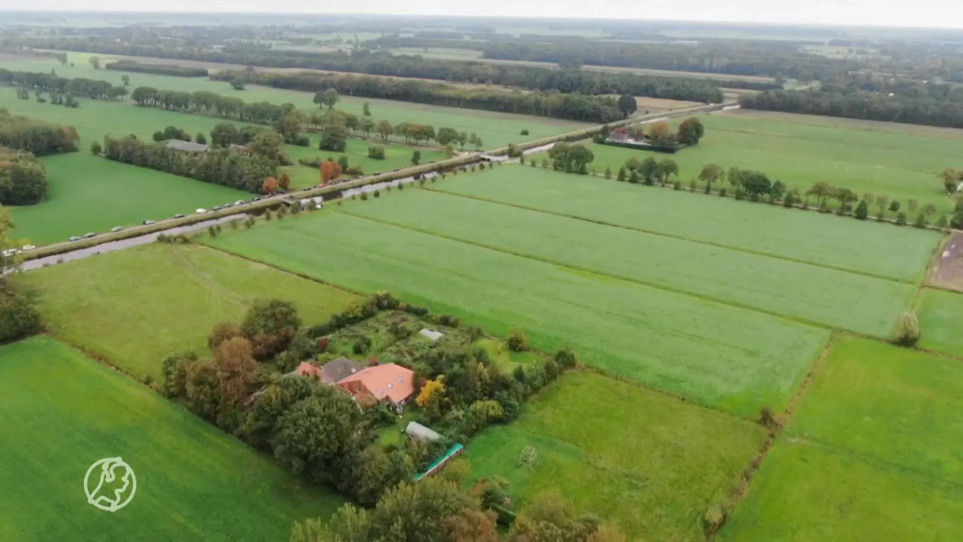 Cafébaas Chris wil biertje doen met zoon boerderijgezin Ruine...
