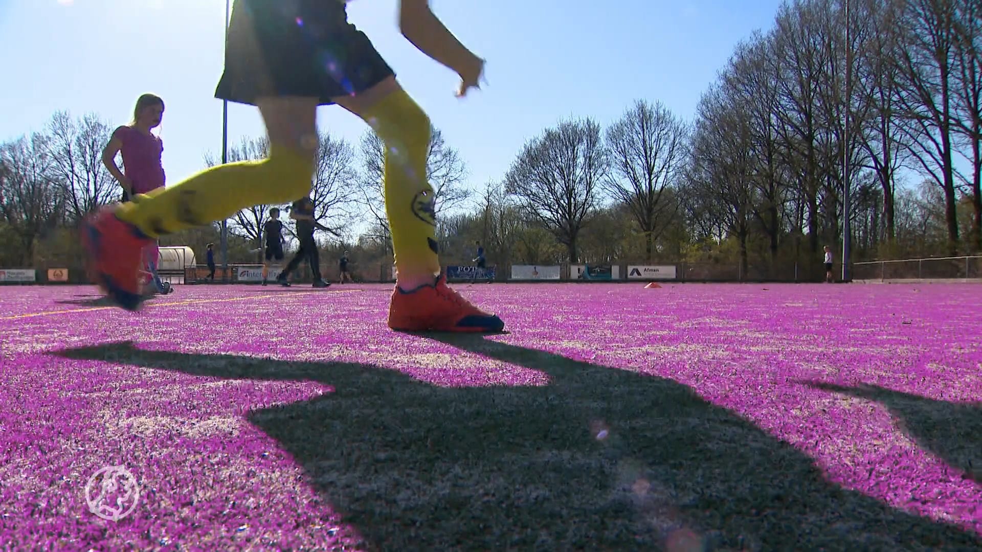 Gewonnen roze hockeyveld blijkt marketingstunt