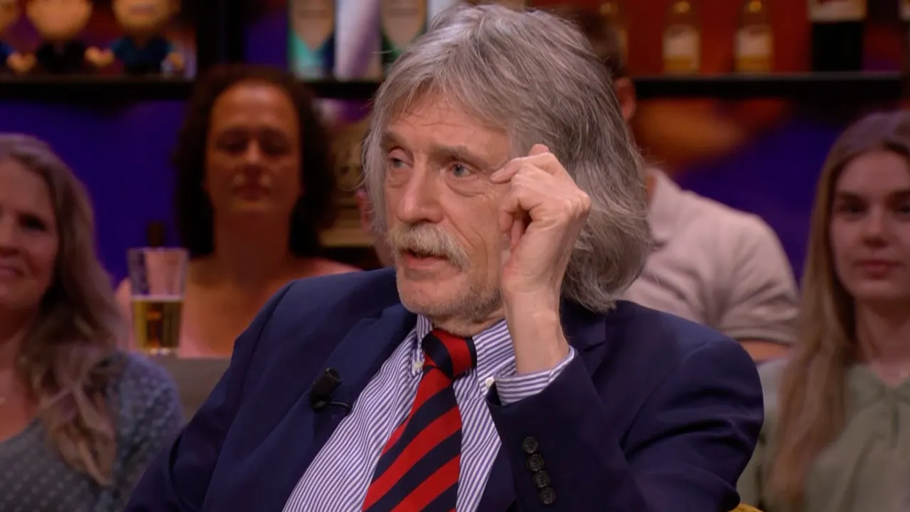 Johan ziet mannelijk model in Adidas-badpak: 'Die firma wil gewoon deugen'