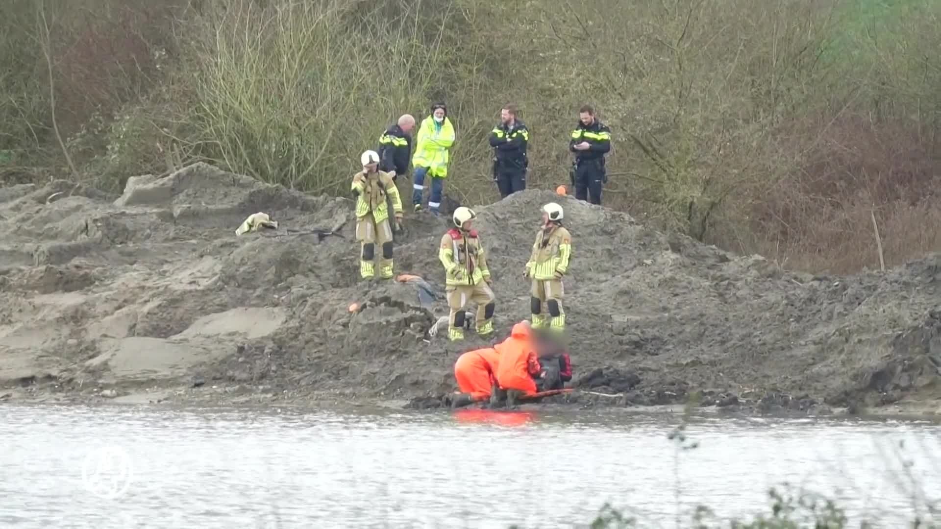 Visser vast in drijfzand bij Schalkwijk, meerdere helikopters uitgerukt