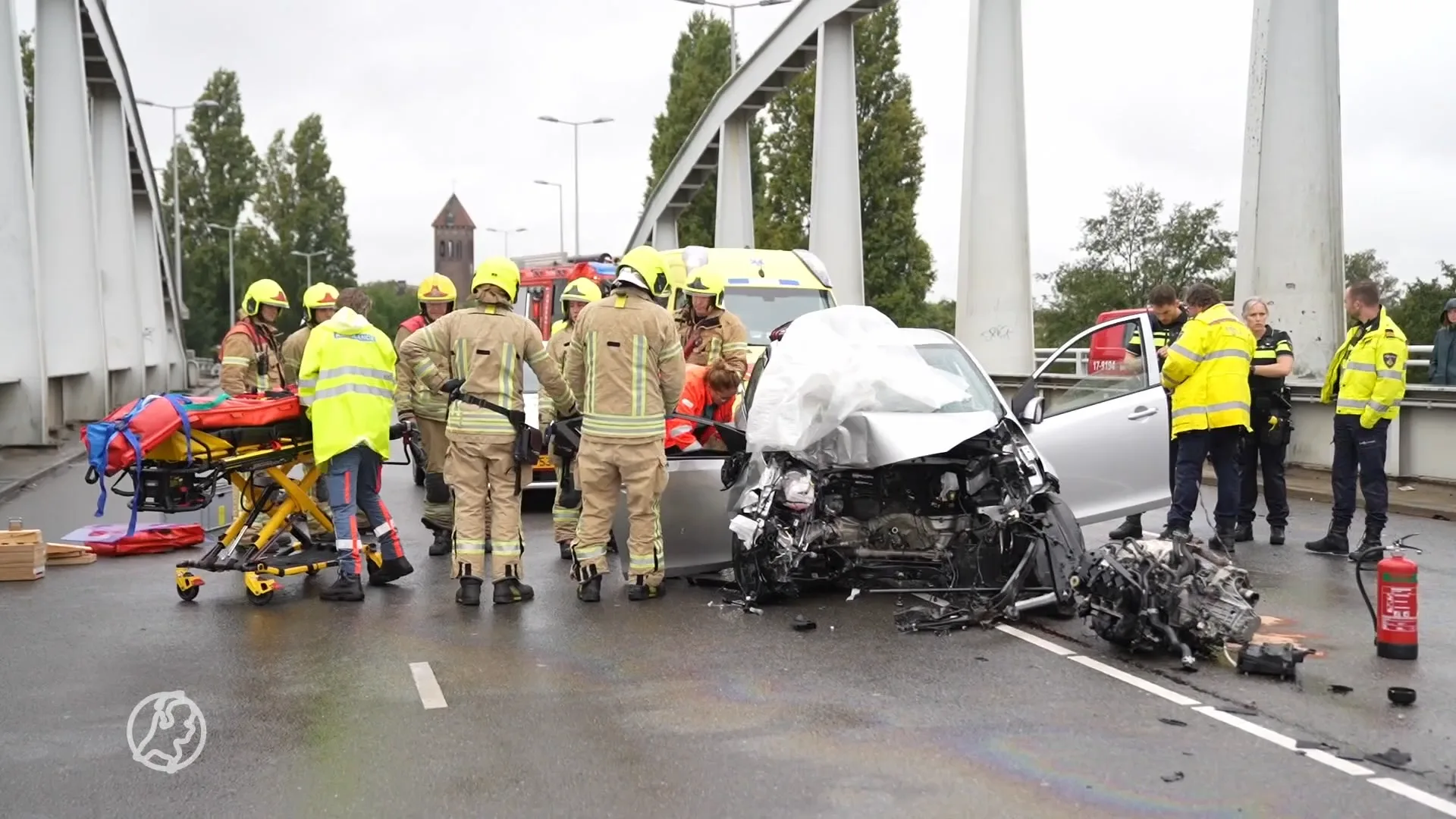 Automobilist vlucht na ongeluk, laat bijrijder zwaargewond achter