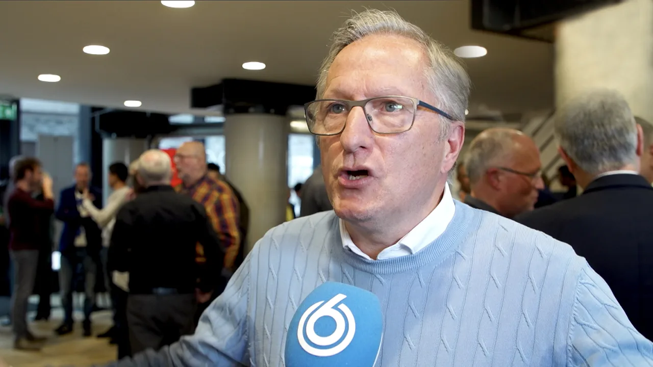 Eric Meijers presenteert eigen biografie op 'kutkrant'-redactie: 'Ik ken geen wrok'