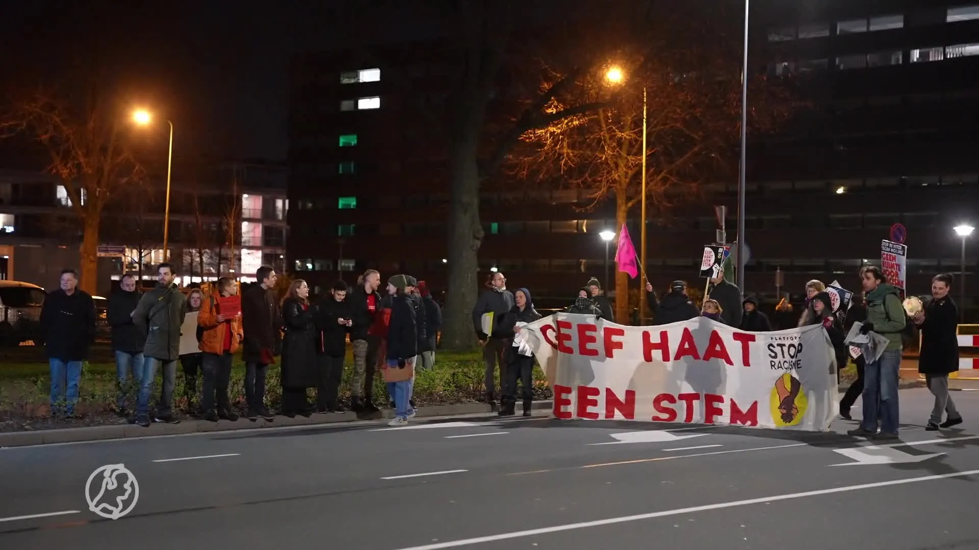 Boeren met honderden trekkers bij lijsttrekkersdebat Den Bosch