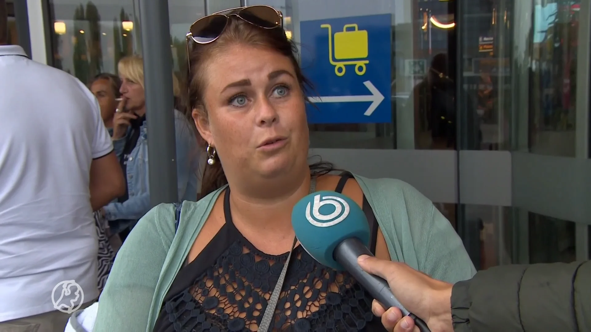 TUI-vlucht maakt noodlanding om kapot cockpitraam: gestrande passagiers aan lot overgelaten in Roemenië