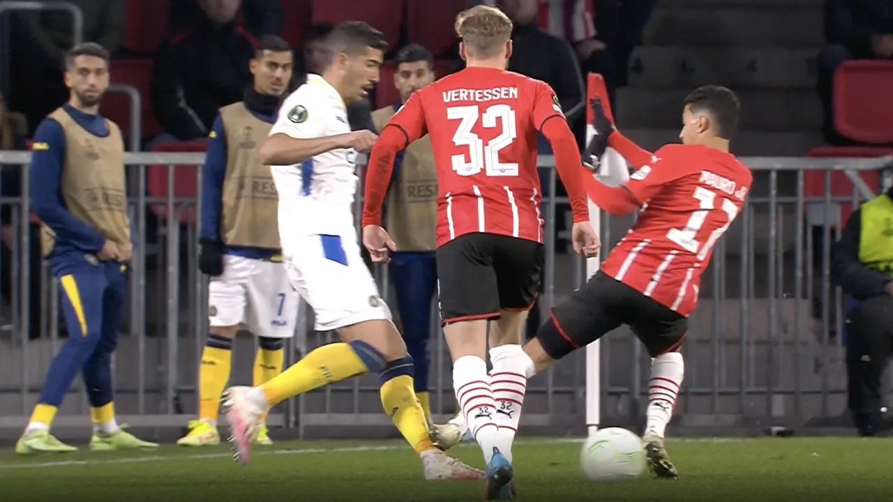 GEEL: Mauro jr. komt goed weg na harde overtreding