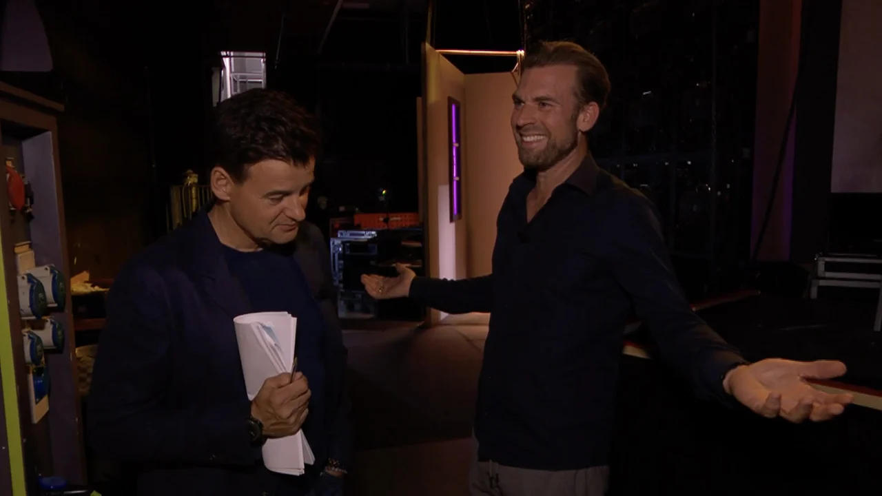 Rutger hoort eigen lach terug In de Wandelgangen: 'Ik kan het wel hebben!'