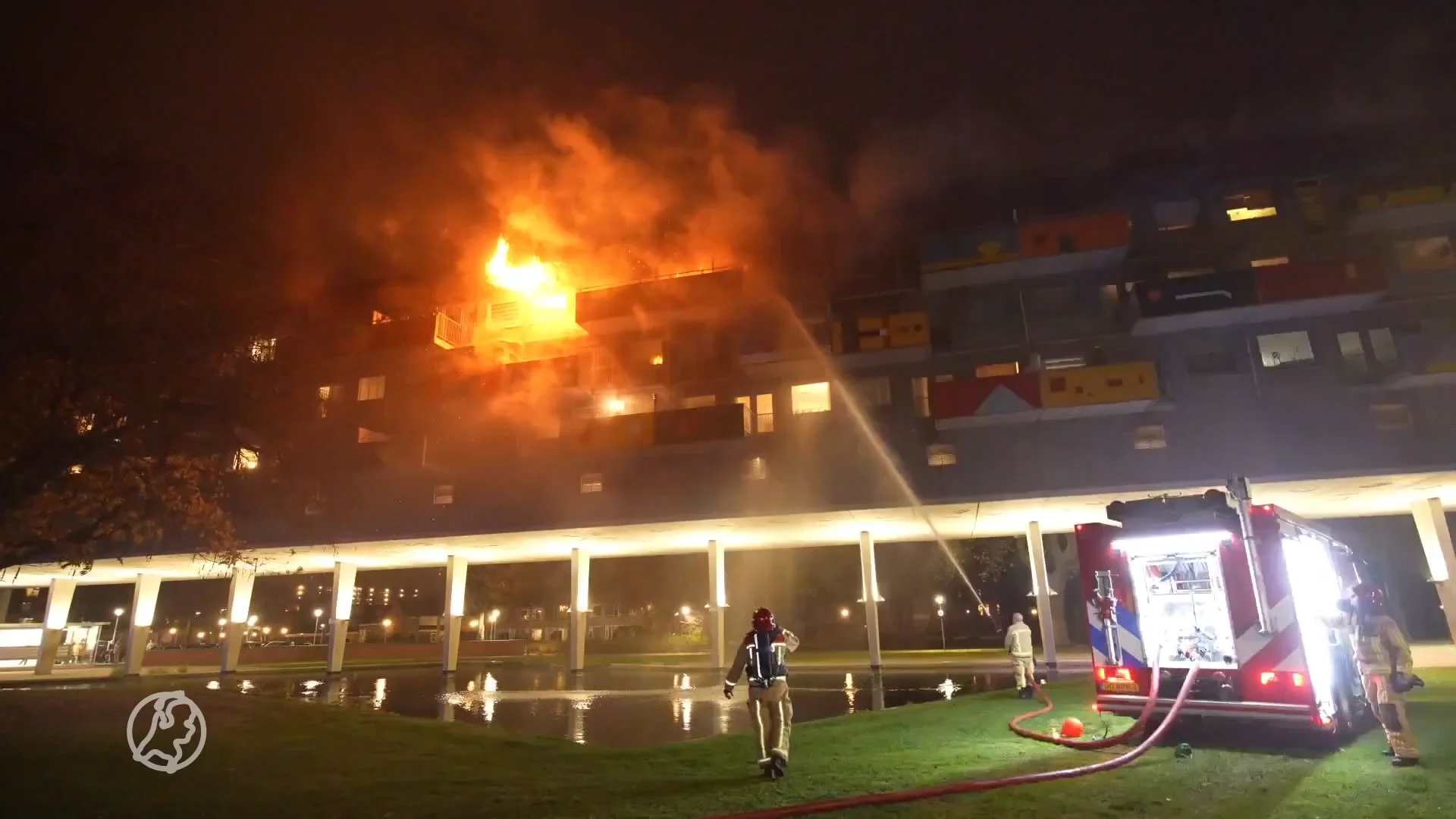 Zeer grote uitslaande brand in appartementencomplex Eindhoven, gebouw ontruimd