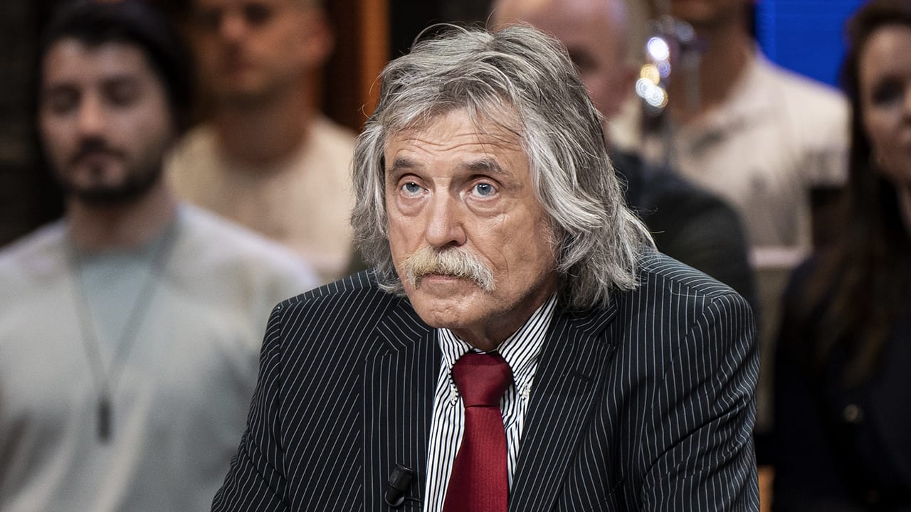 'Johan Derksen is een mooie man die ook alles op televisie eruit gooit'