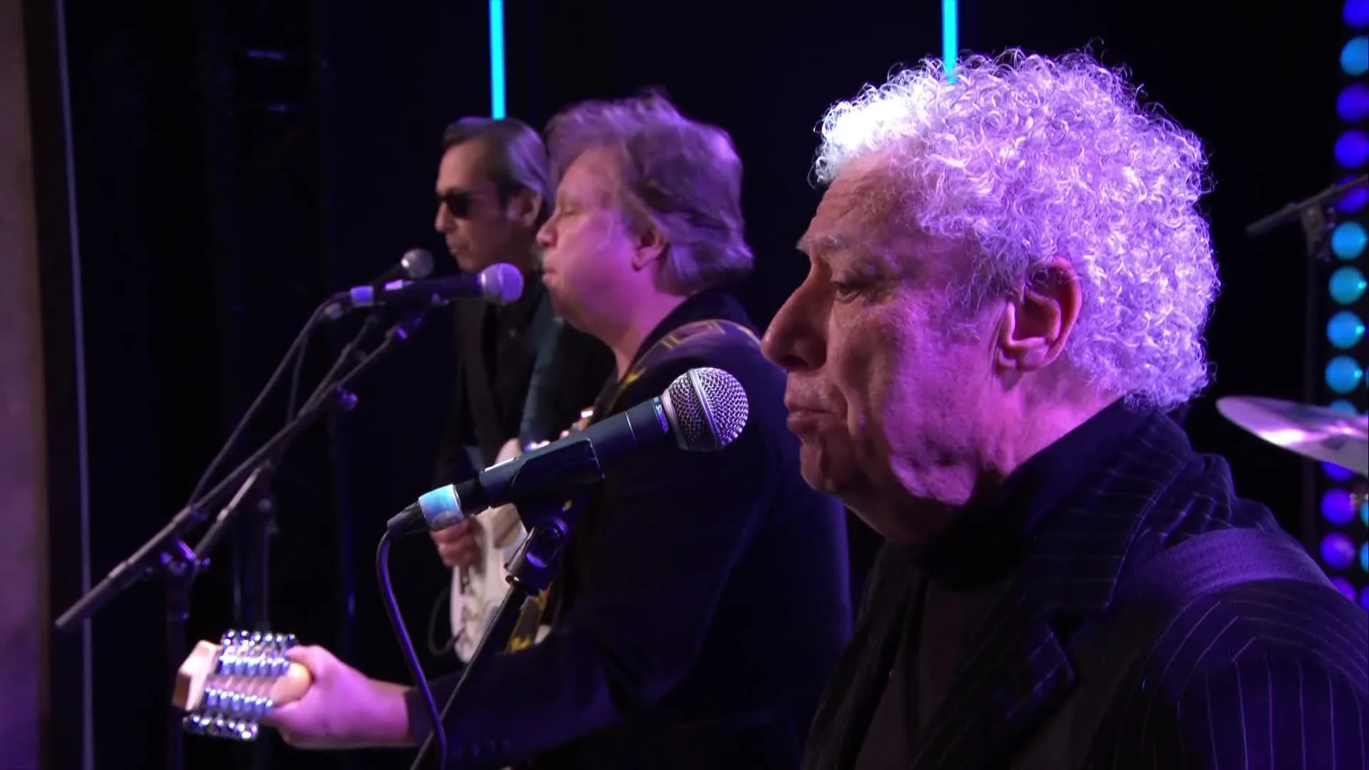 The Clarks zijn terug en openen extra lange vrijdagavondshow Vandaag Inside!