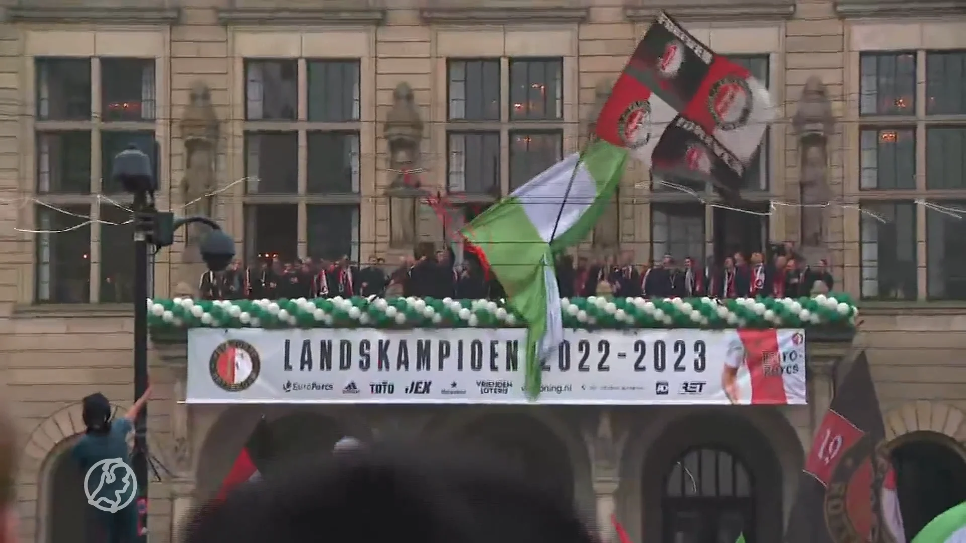 Feyenoord nu populairste club van Nederland, Ajax in vrije val