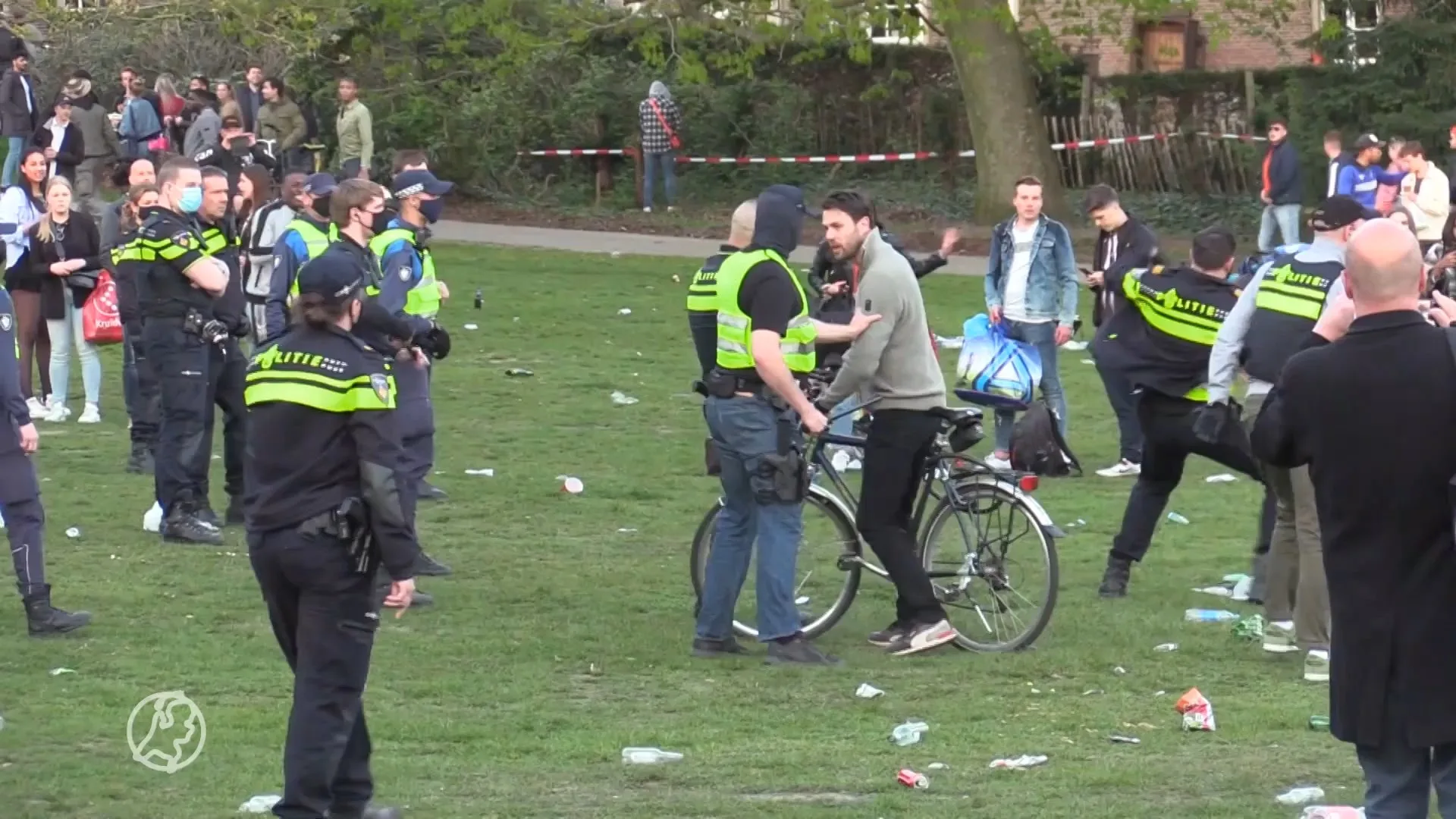 Politie over 'buitensporig geweld' Koningsdag Arnhem