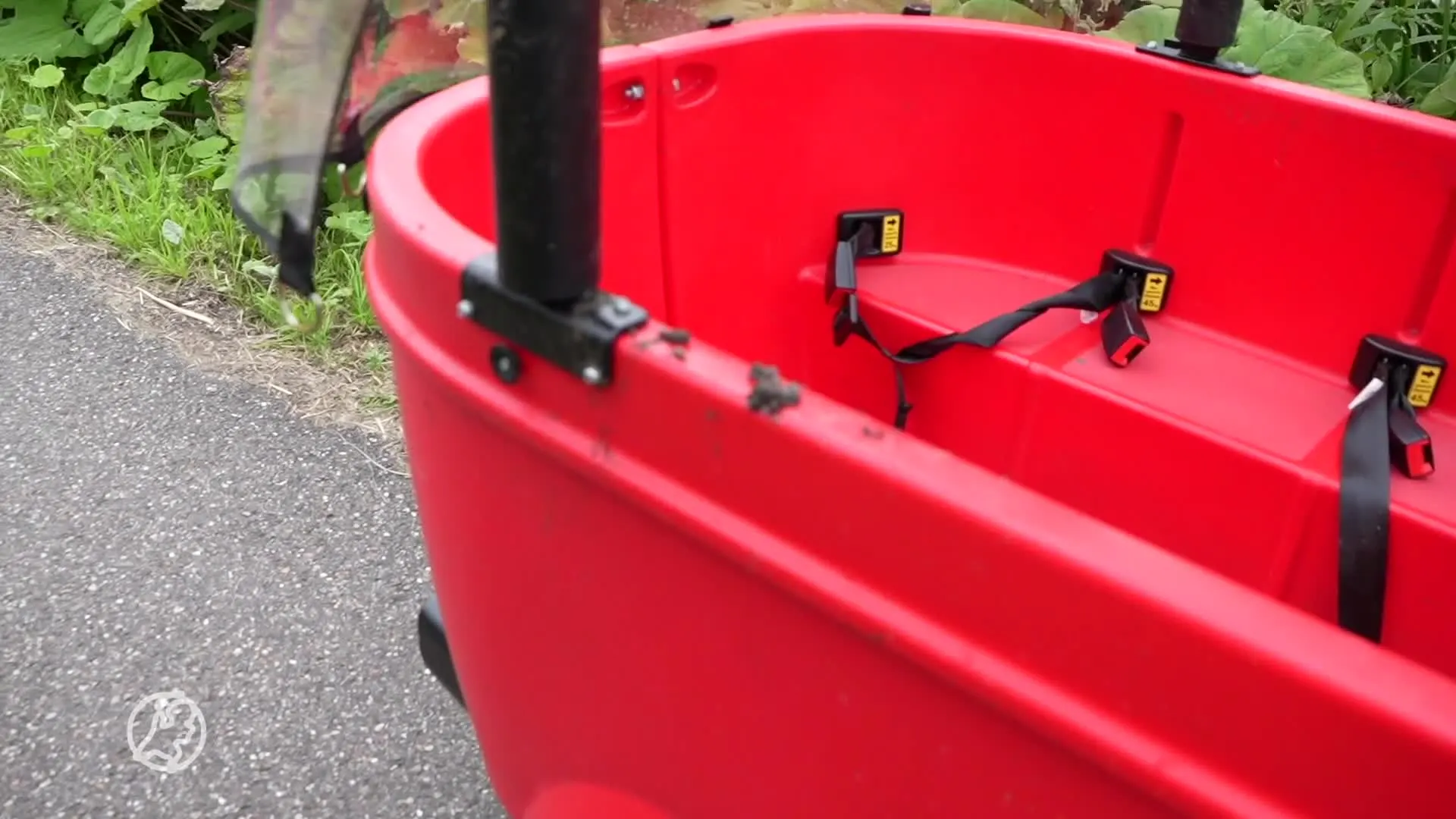 Stint met tien kinderen belandt in sloot in Capelle aan den IJssel