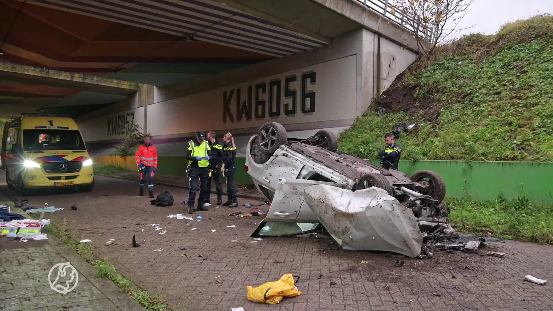 Ravage nadat auto van viaduct stort in Breda