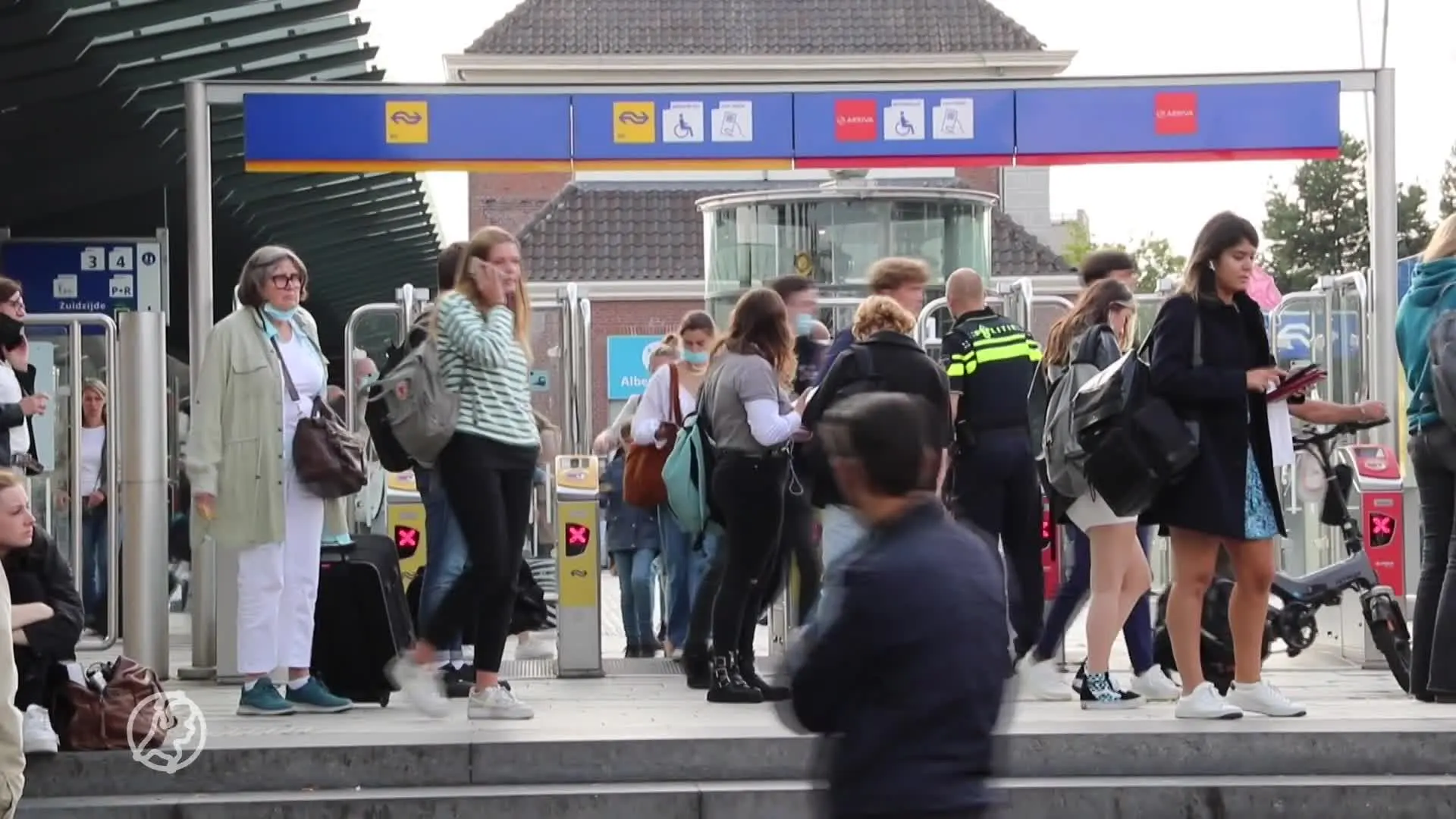 Politie houdt verdachte aan na bommelding in trein bij station Apeldoorn