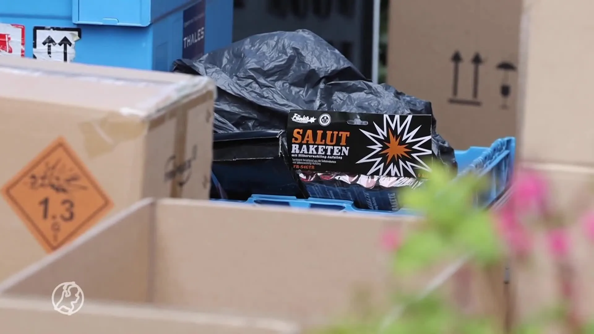 Zeer zwaar vuurwerk gevonden in woning Zoetermeer, EOD ter pl...