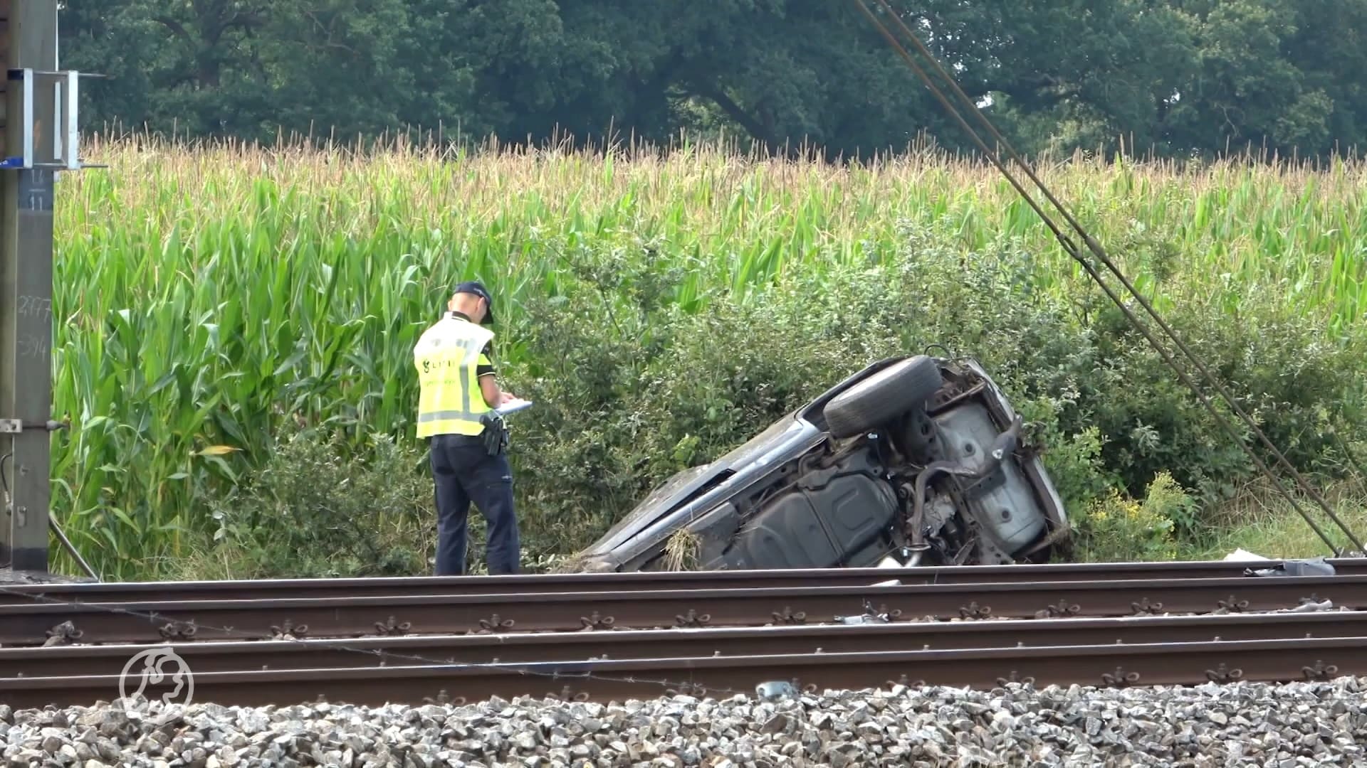 Persoon gewond bij aanrijding tussen auto en trein in Echten