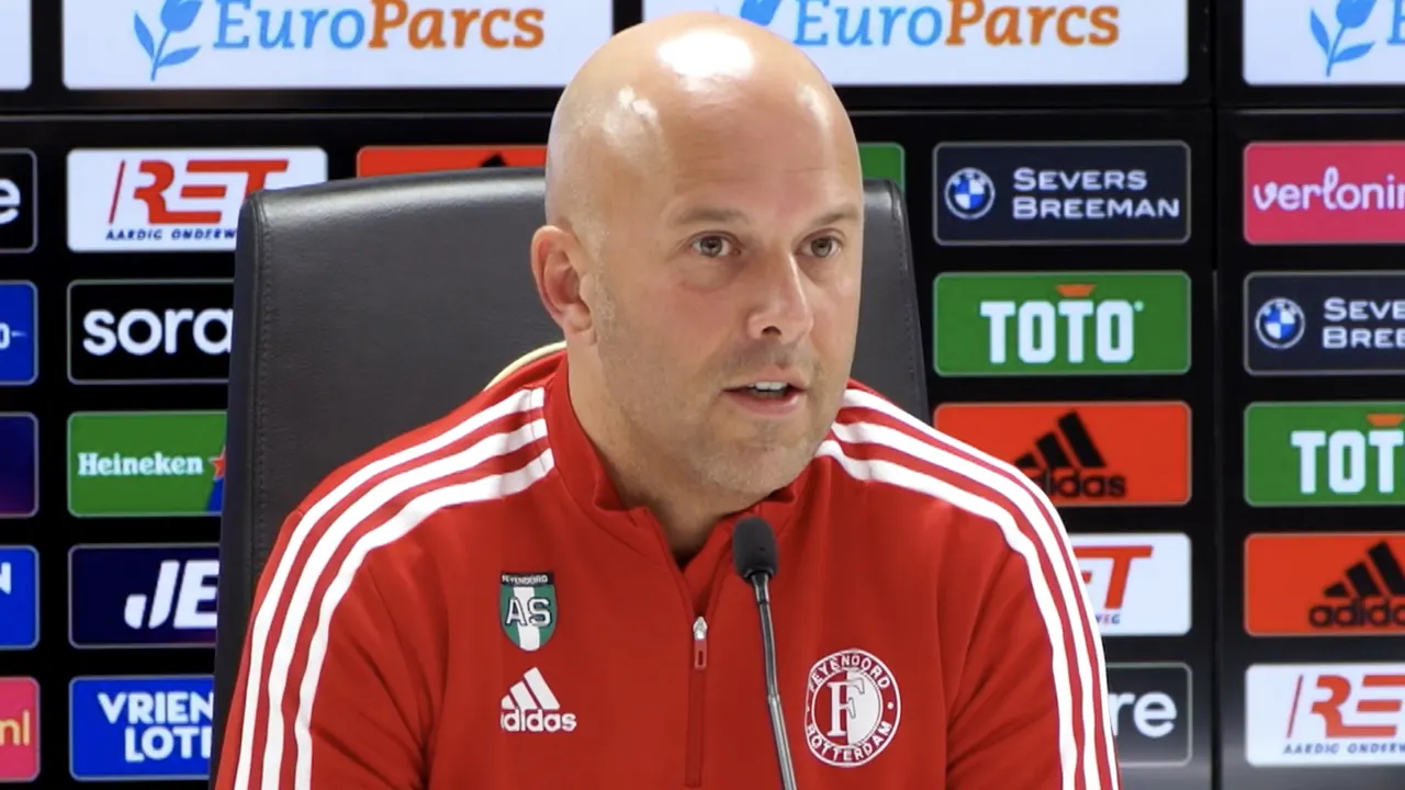 Slot blikt terug op Klassieker: 'Volstrekt terecht dat de scheidsrechter er 8 minuten bij deed'