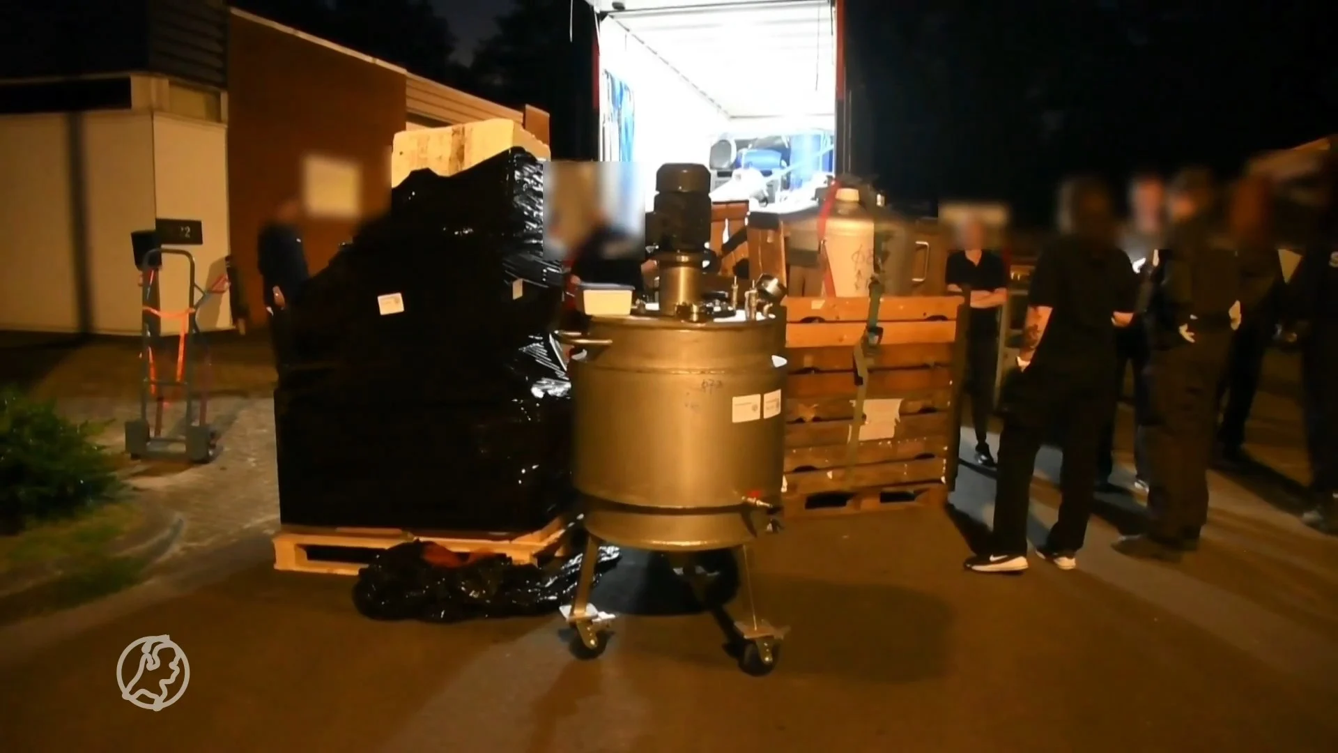 Arrestatieteam valt groot drugslab Boekelo binnen