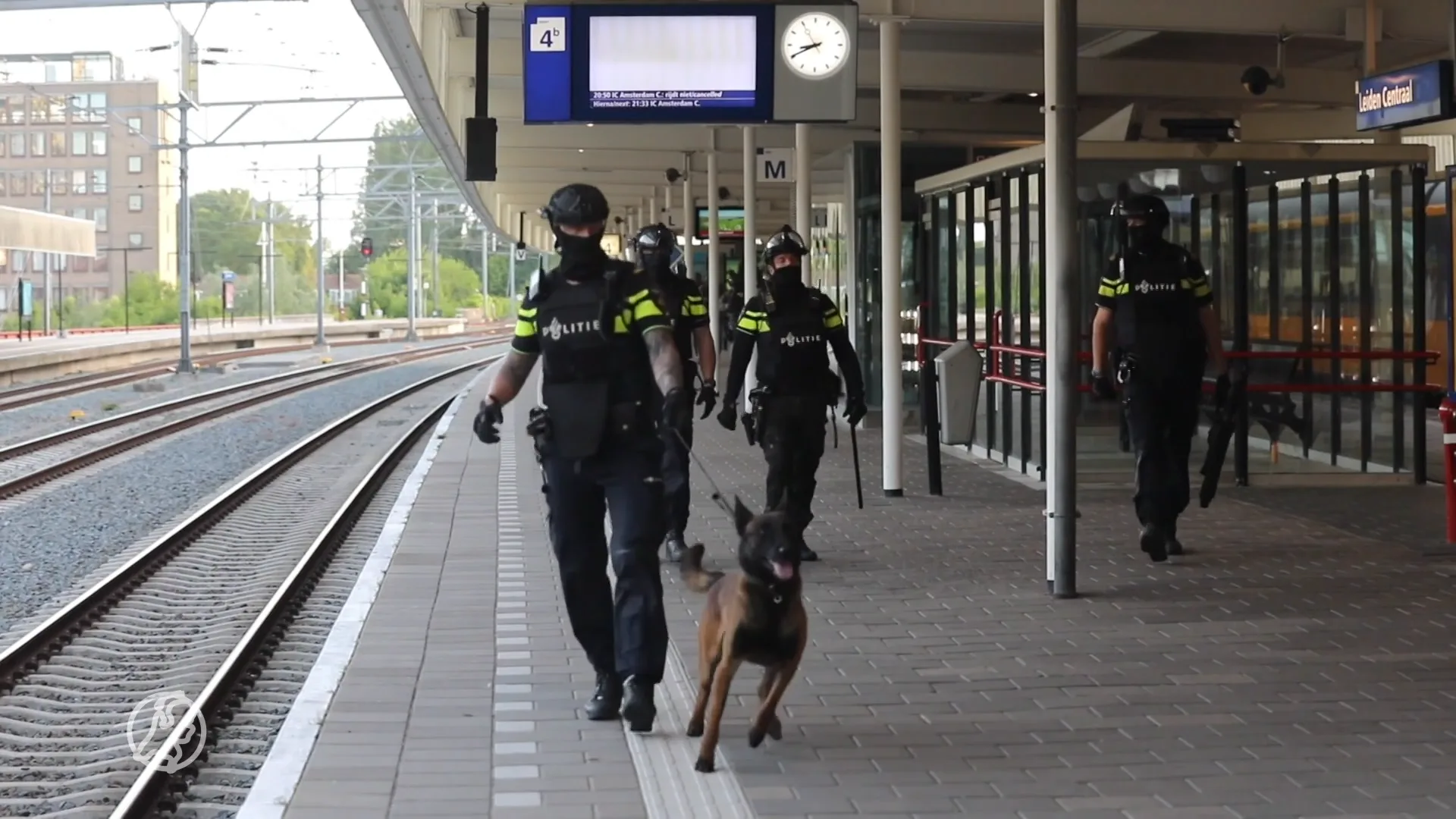 Arrestatie op station Leiden Centraal, perrons leeggehaald om mogelijk gewapende man