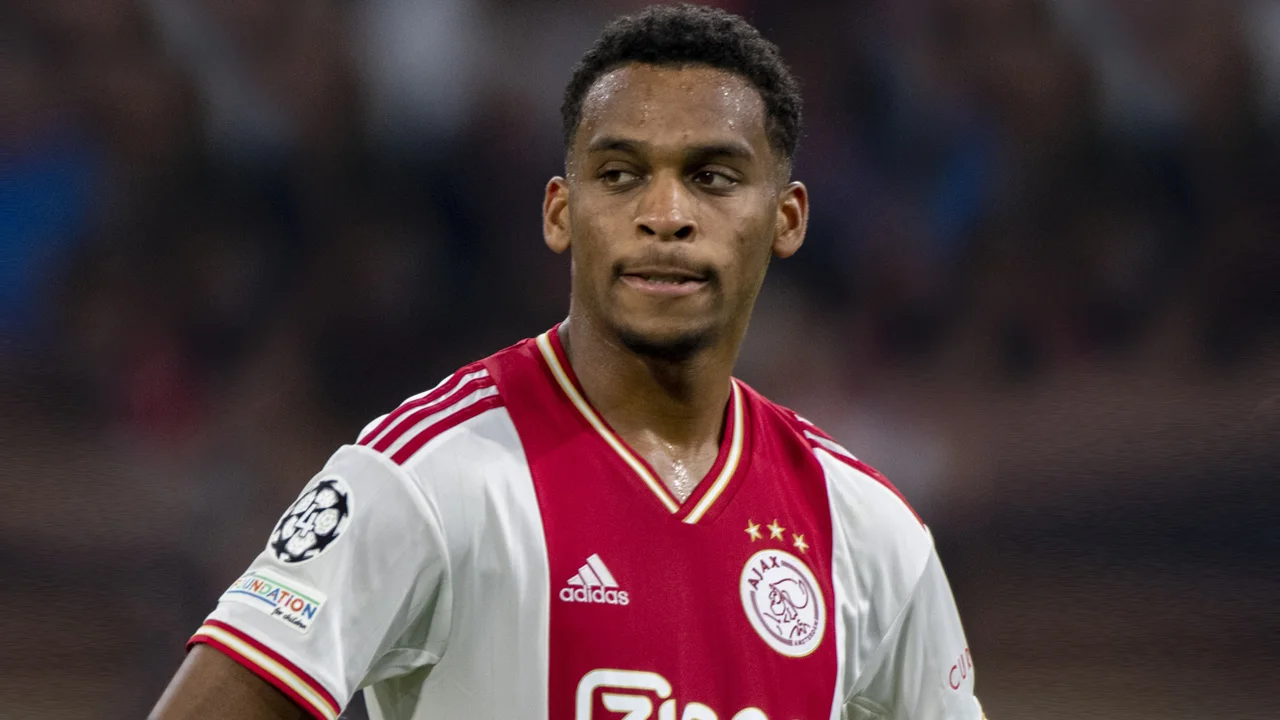 'Vriendin Jurriën Timber schijnt al een huis aan het zoeken te zijn in Liverpool'