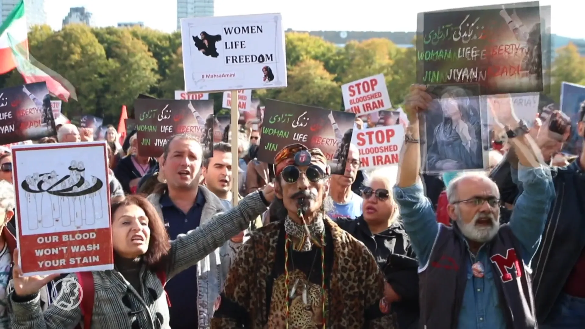 Ruim duizend mensen op Malieveld voor solidariteitsactie tegen Iraans regime
