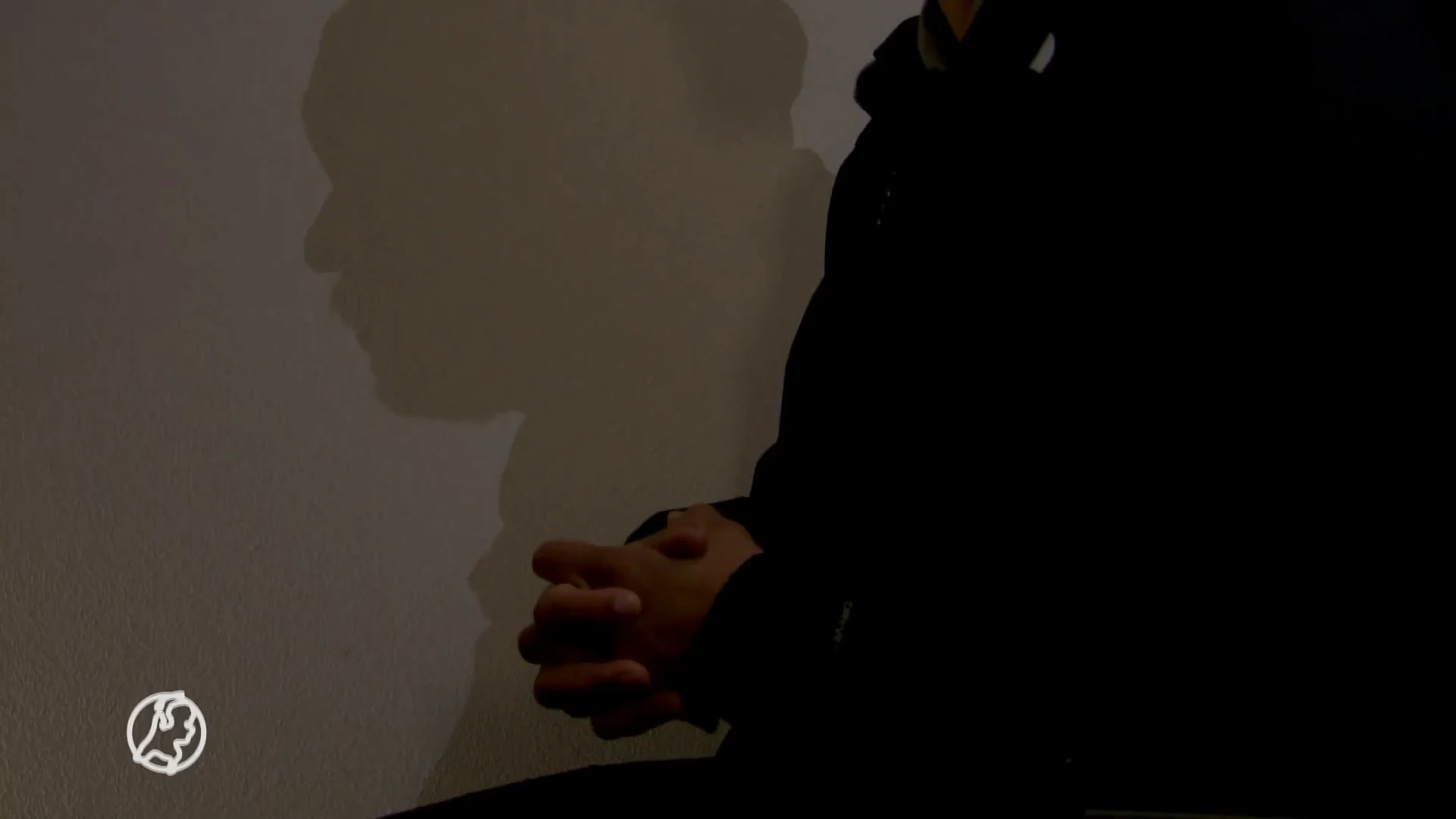 Woongroepbegeleider krijgt rake klappen van agenten en doet aangifte